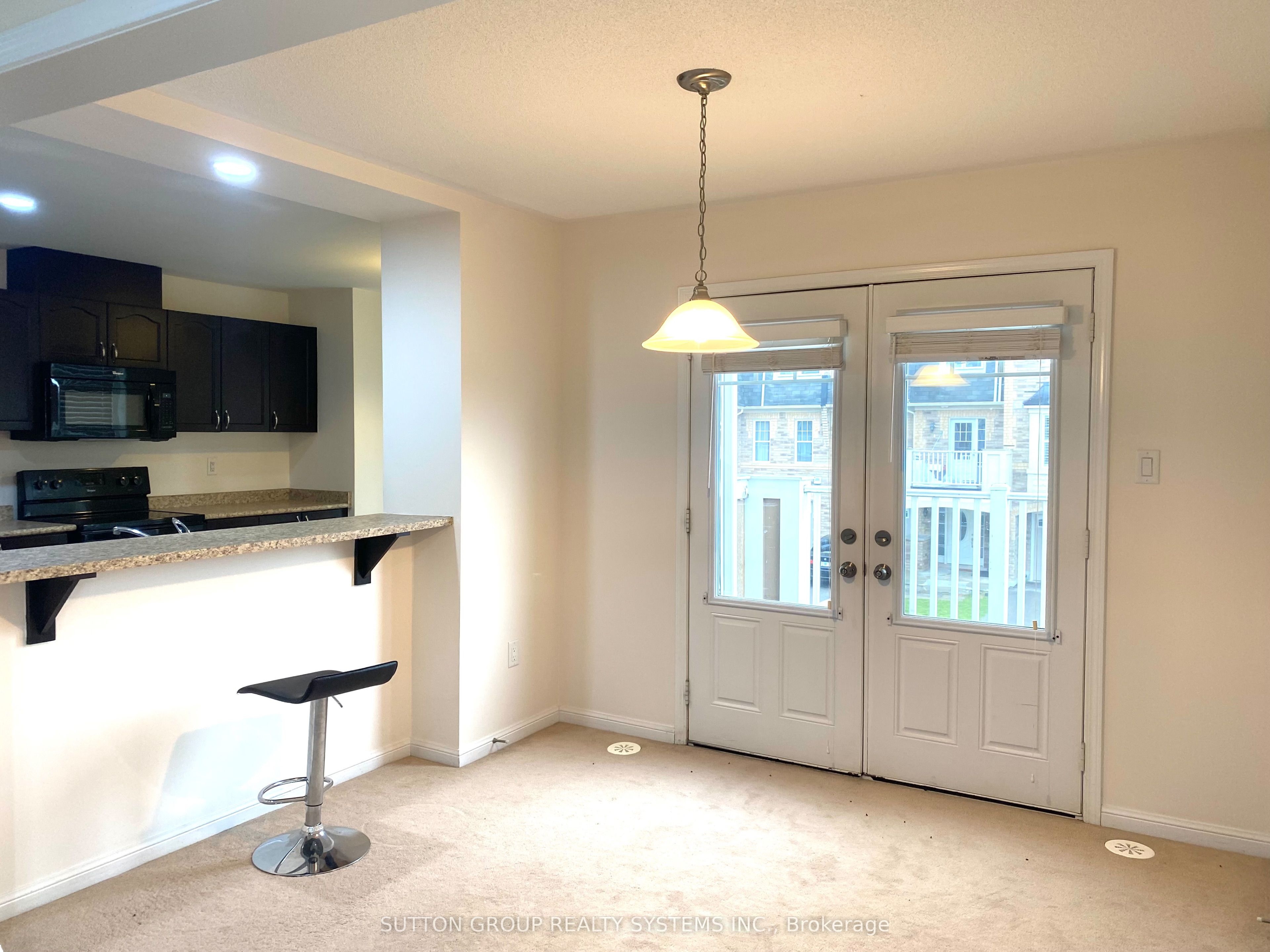 39 Suitor Court Property Photo 7