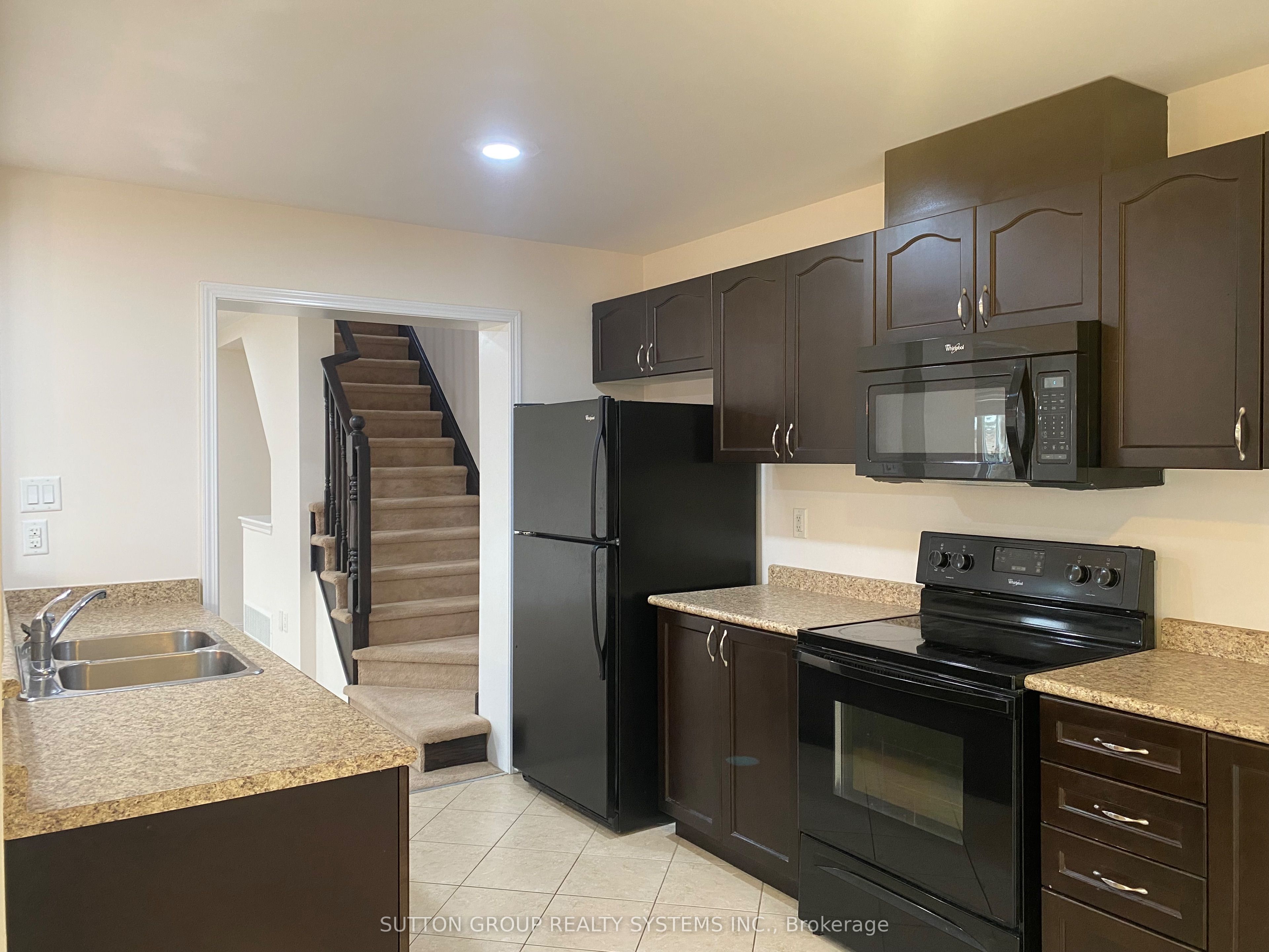 39 Suitor Court Property Photo 10