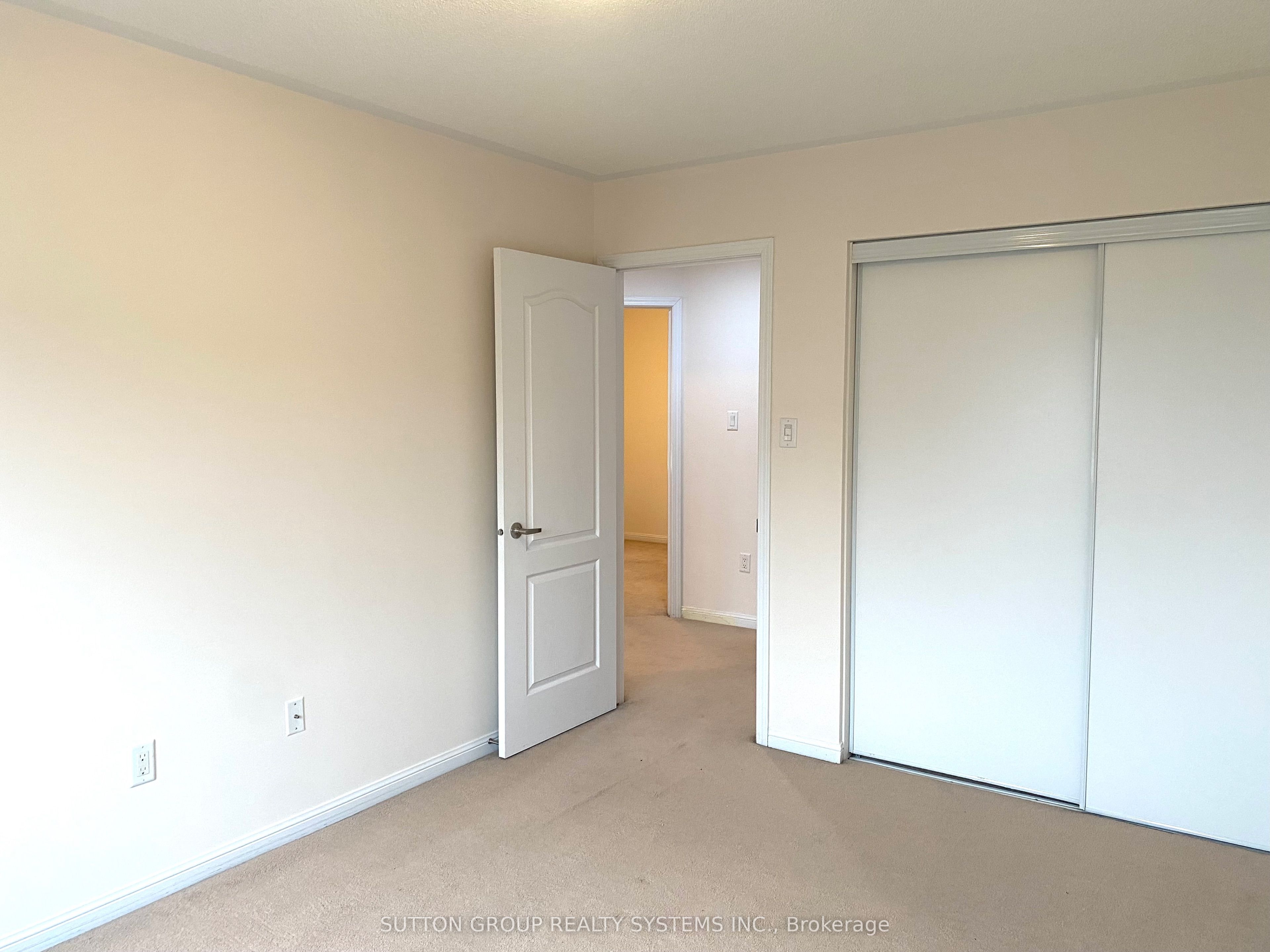 39 Suitor Court Property Photo 14