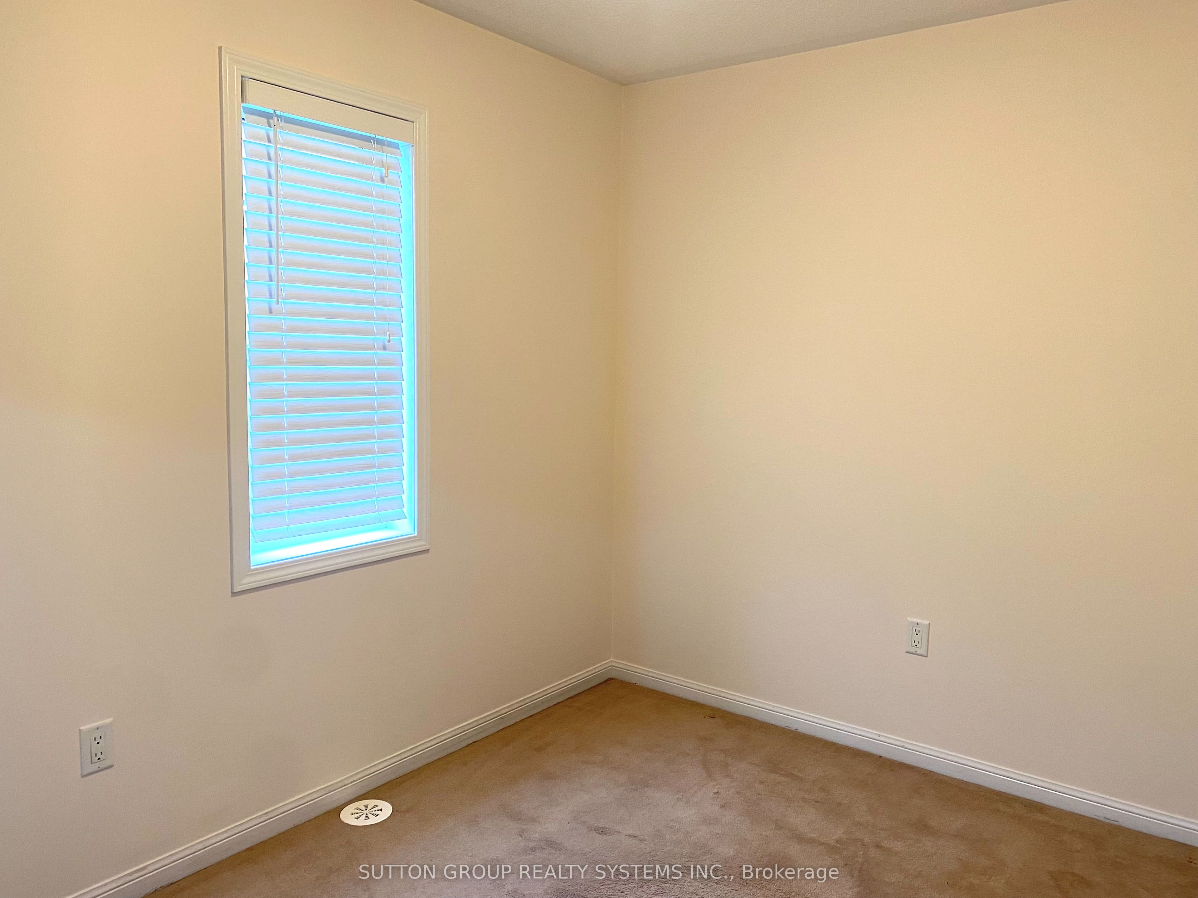39 Suitor Court Property Photo 17