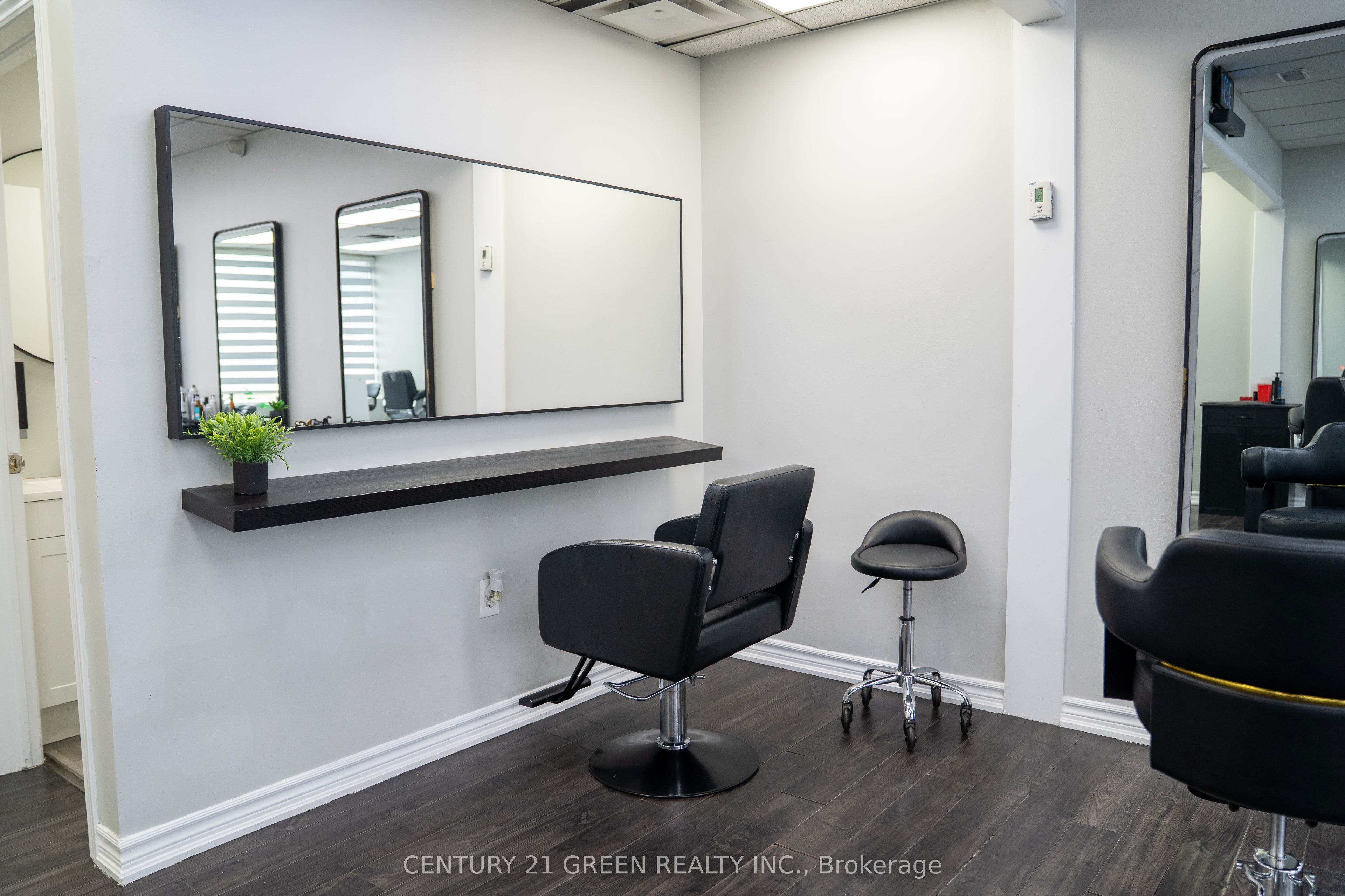2565 Steeles Avenue E 8 Property Photo 8