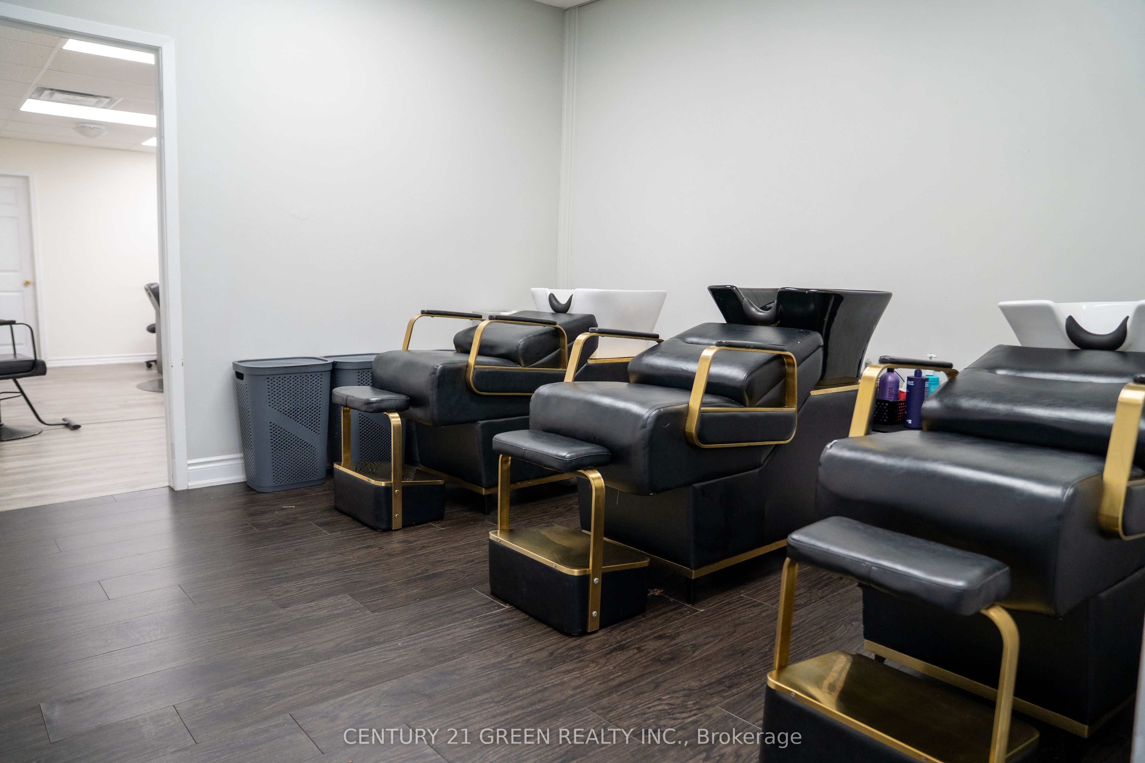 2565 Steeles Avenue E 8 Property Photo 22