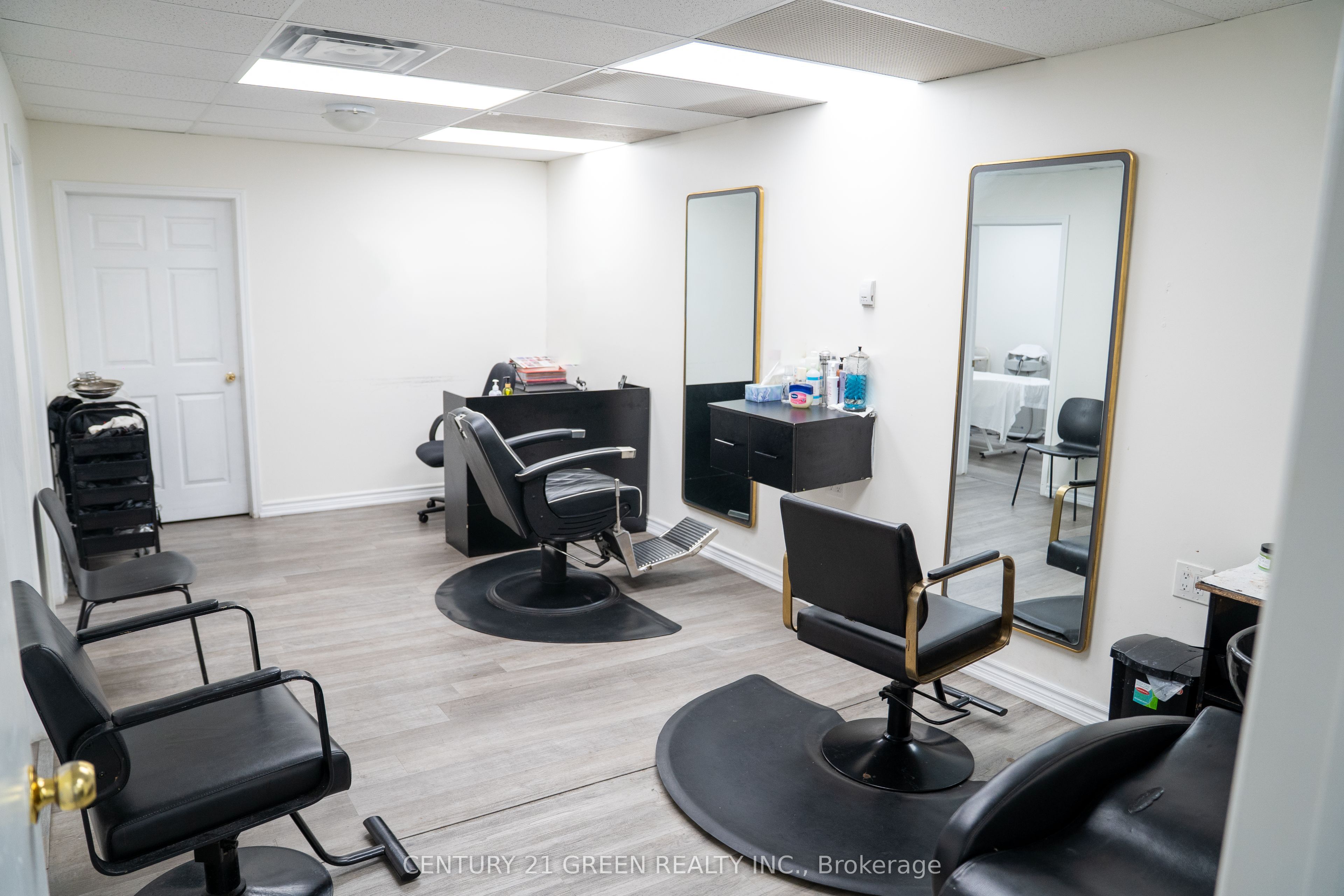 2565 Steeles Avenue E 8 Property Photo 23