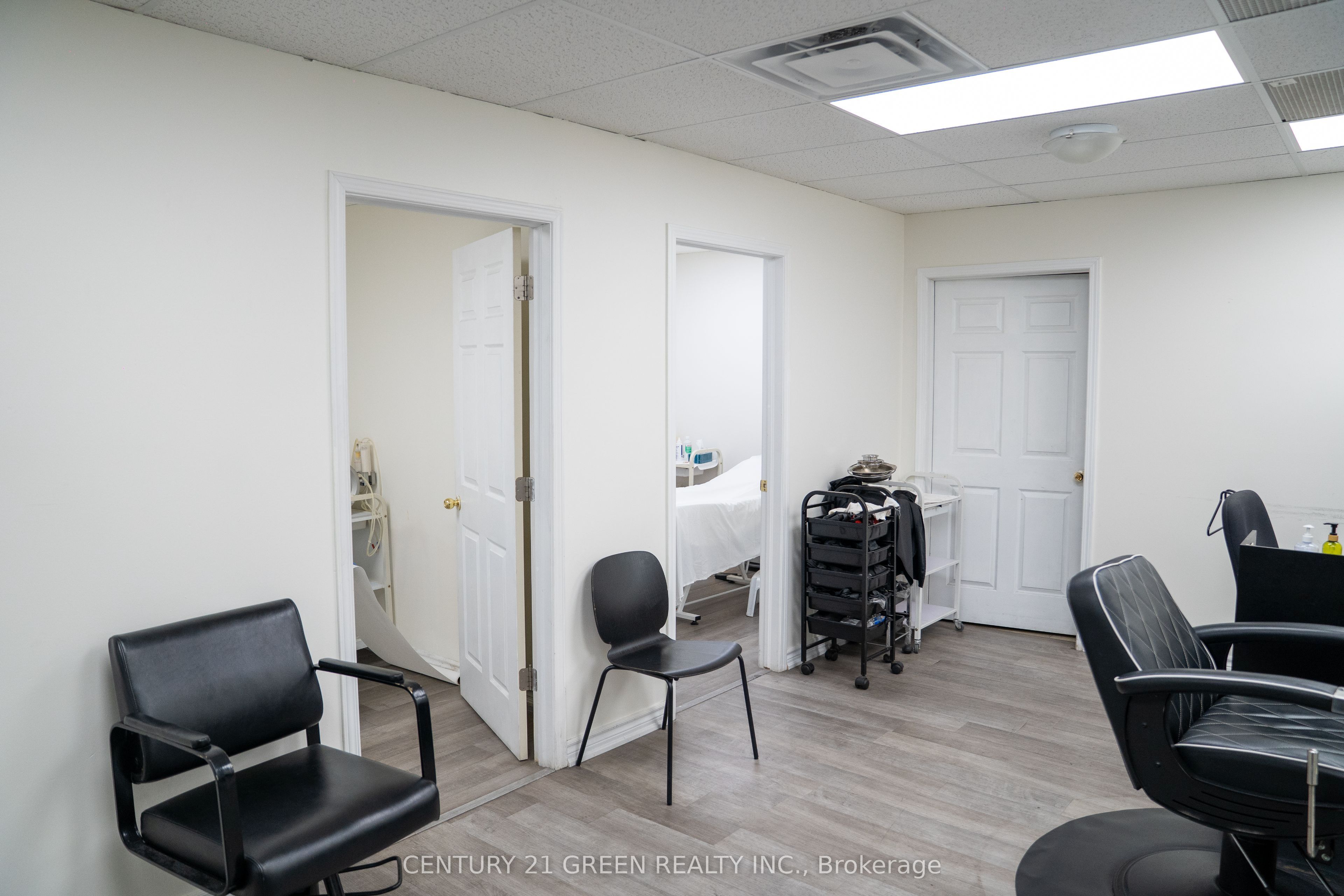 2565 Steeles Avenue E 8 Property Photo 27