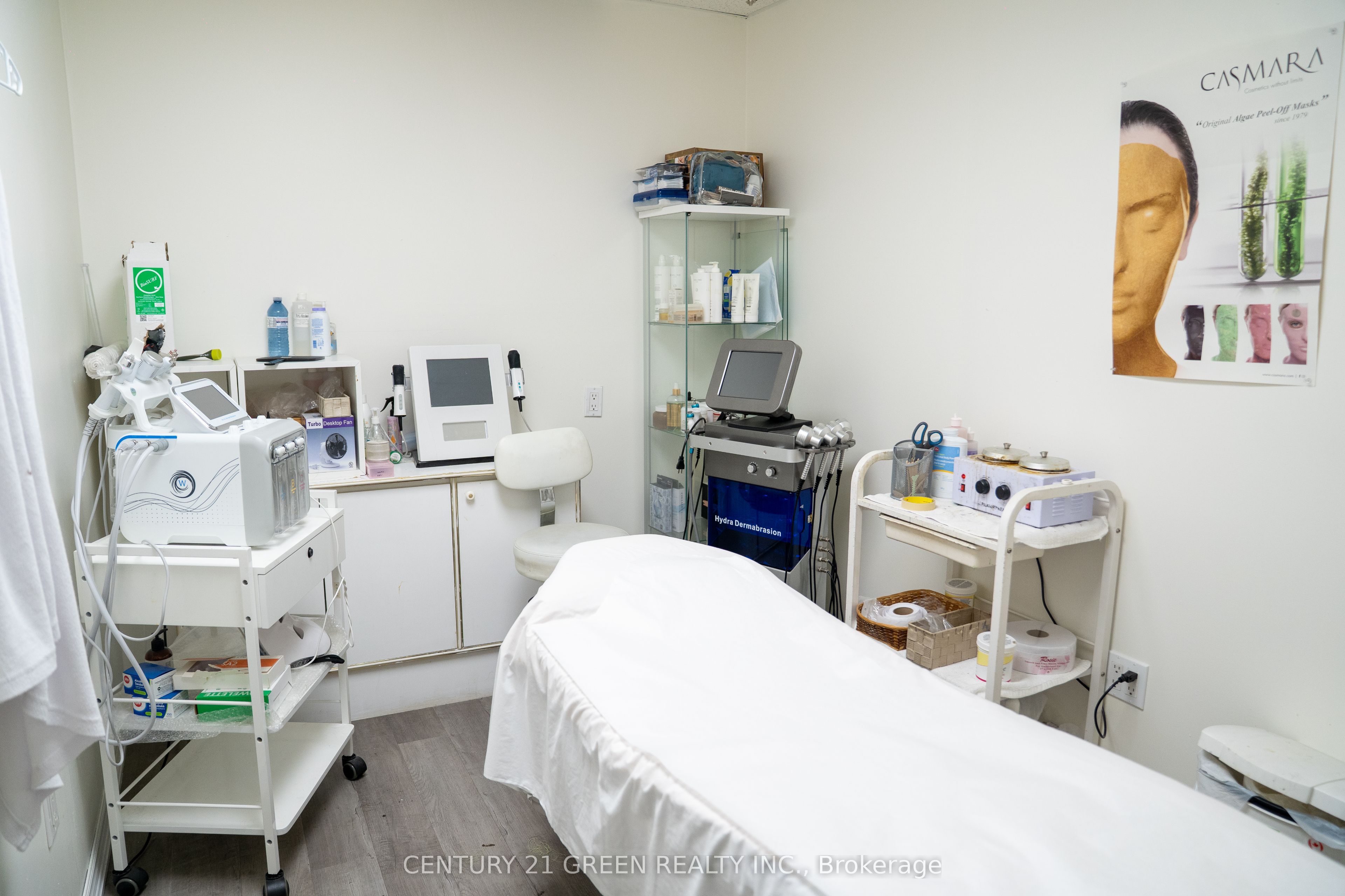 2565 Steeles Avenue E 8 Property Photo 29