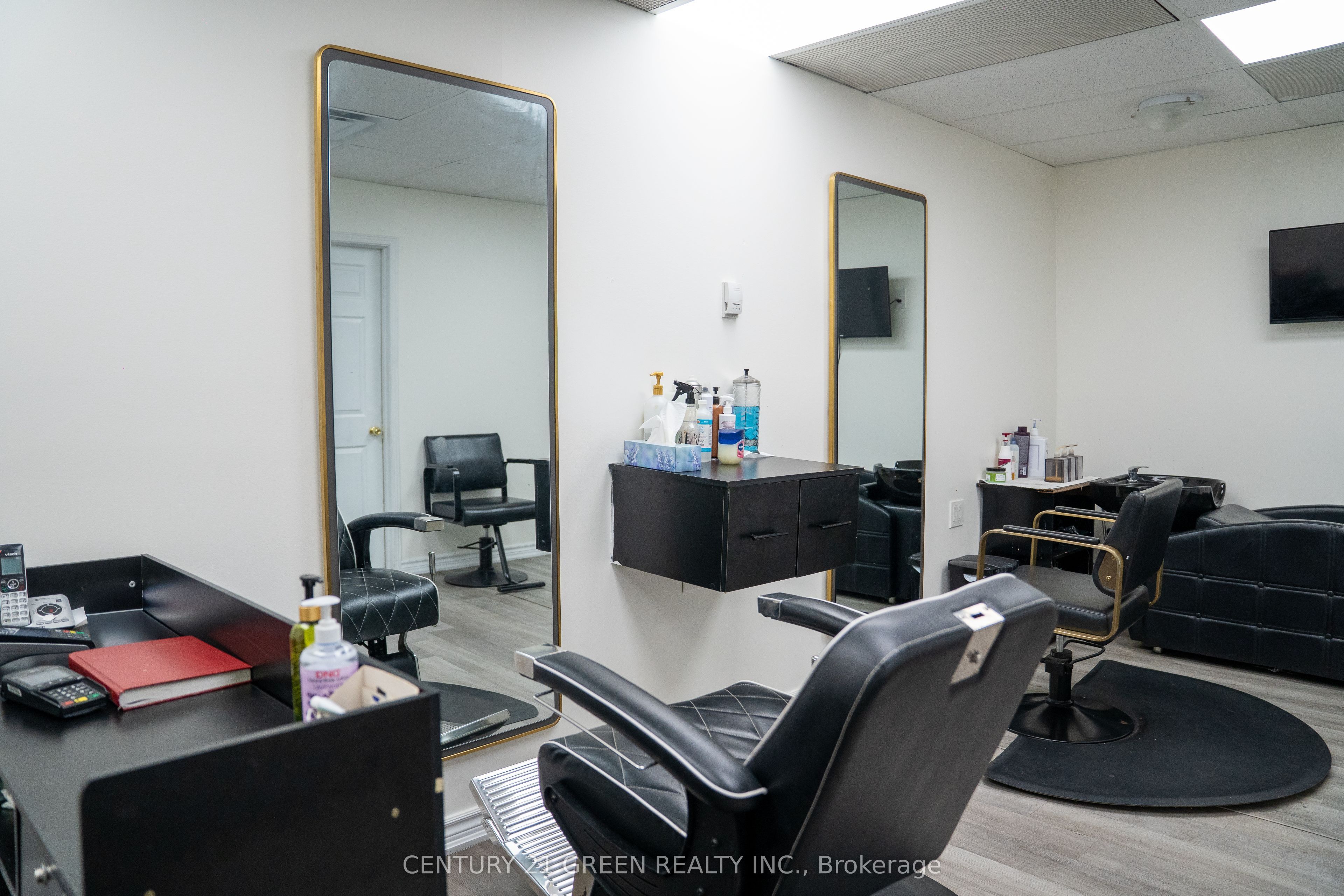 2565 Steeles Avenue E 8 Property Photo 32
