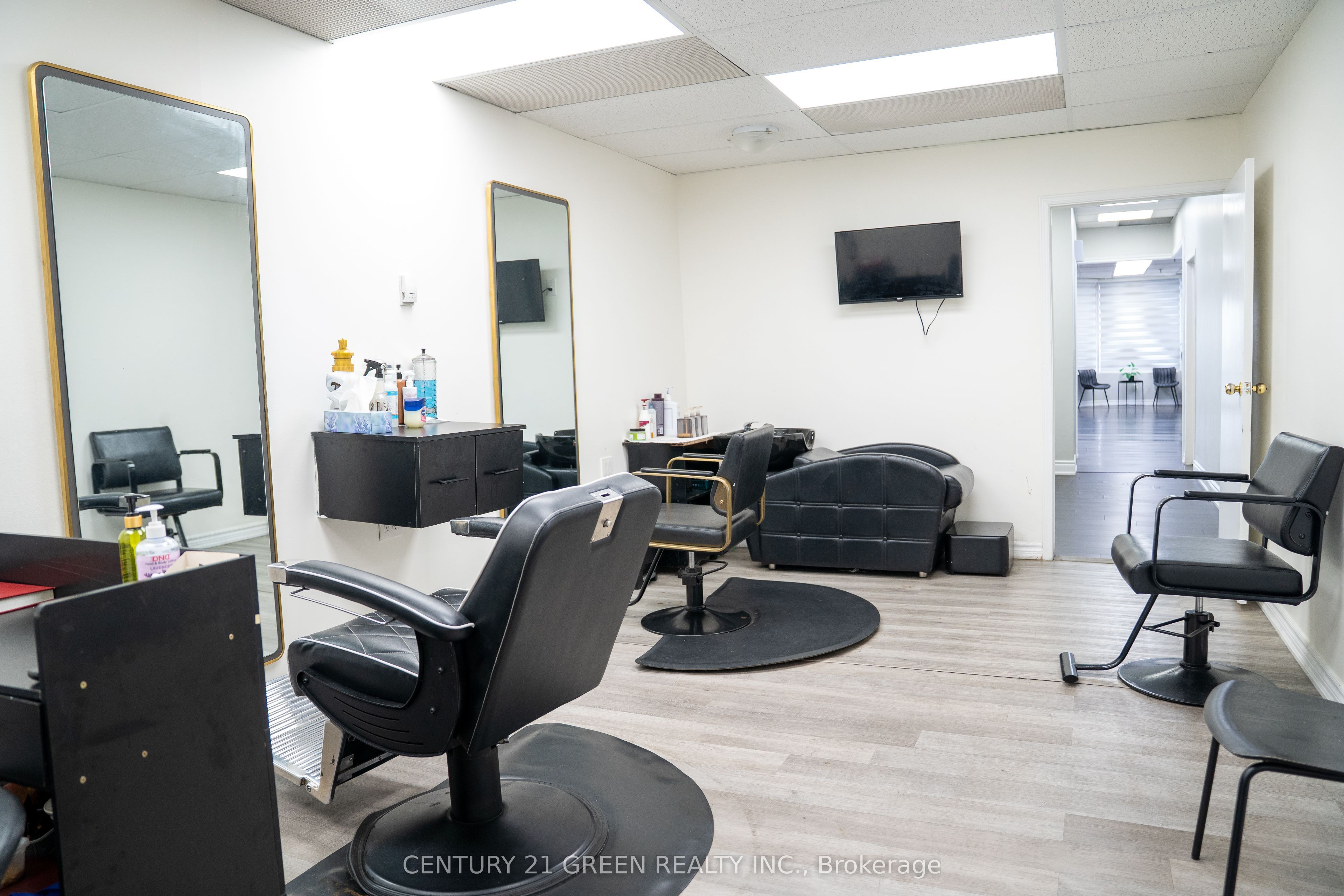 2565 Steeles Avenue E 8 Property Photo 34
