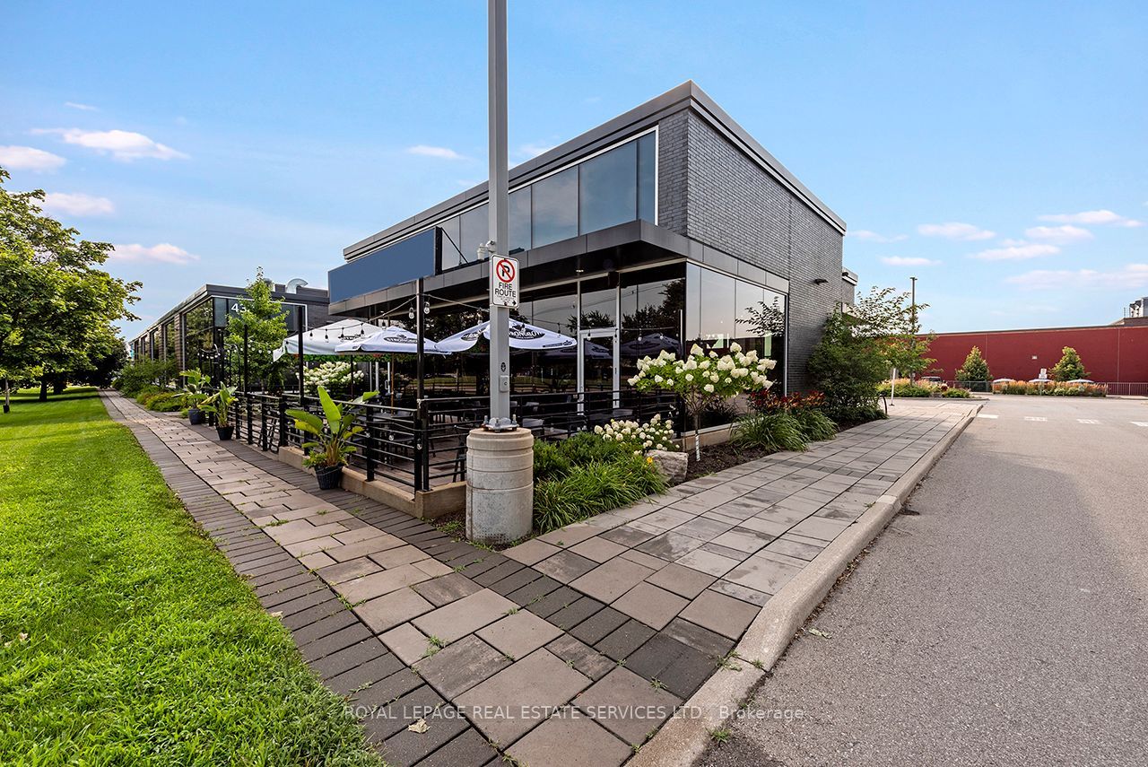 430 Iroquois Shore Road 1b Property Photo 10