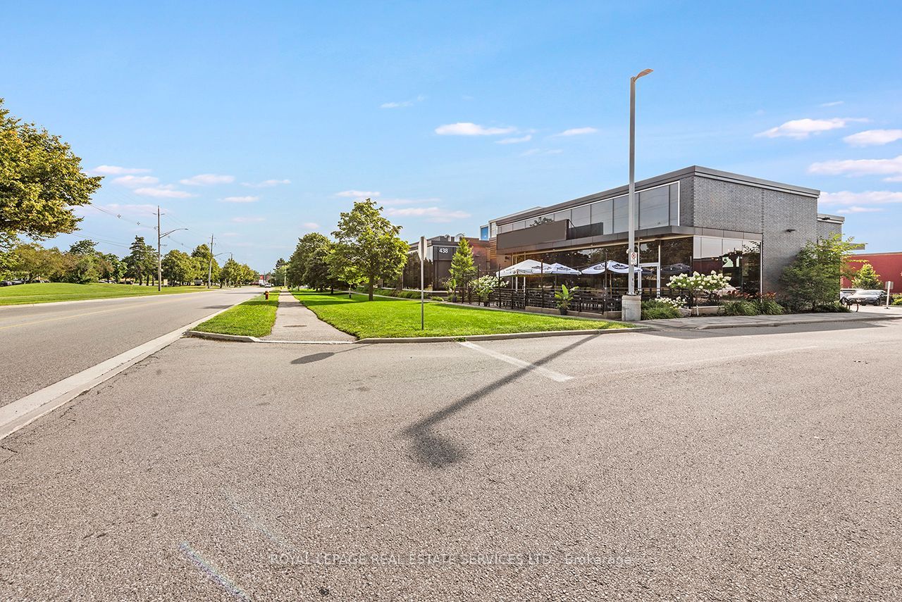 430 Iroquois Shore Road 1b Property Photo 11