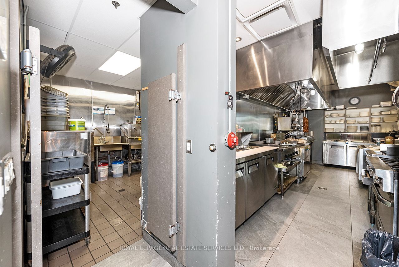 430 Iroquois Shore Road 1b Property Photo 37