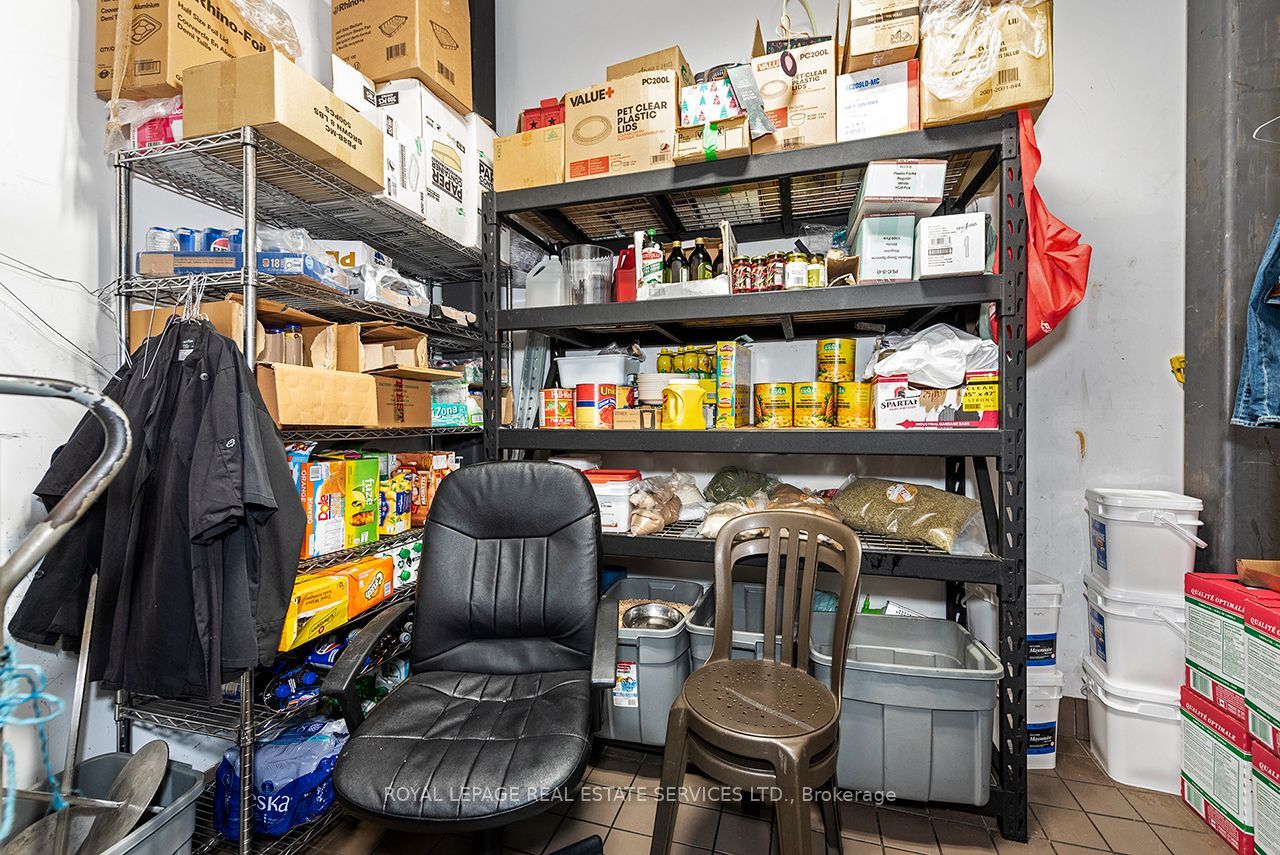 430 Iroquois Shore Road 1b Property Photo 43