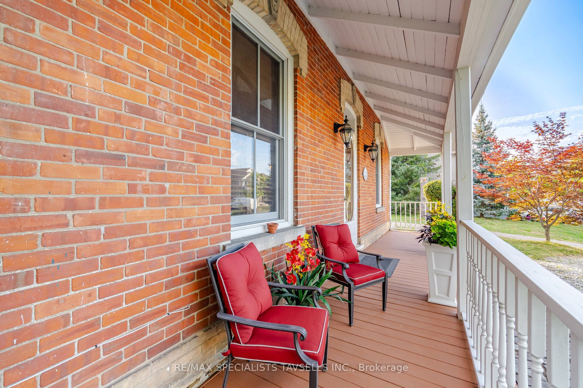 82 Cobblestone Court Property Photo 7