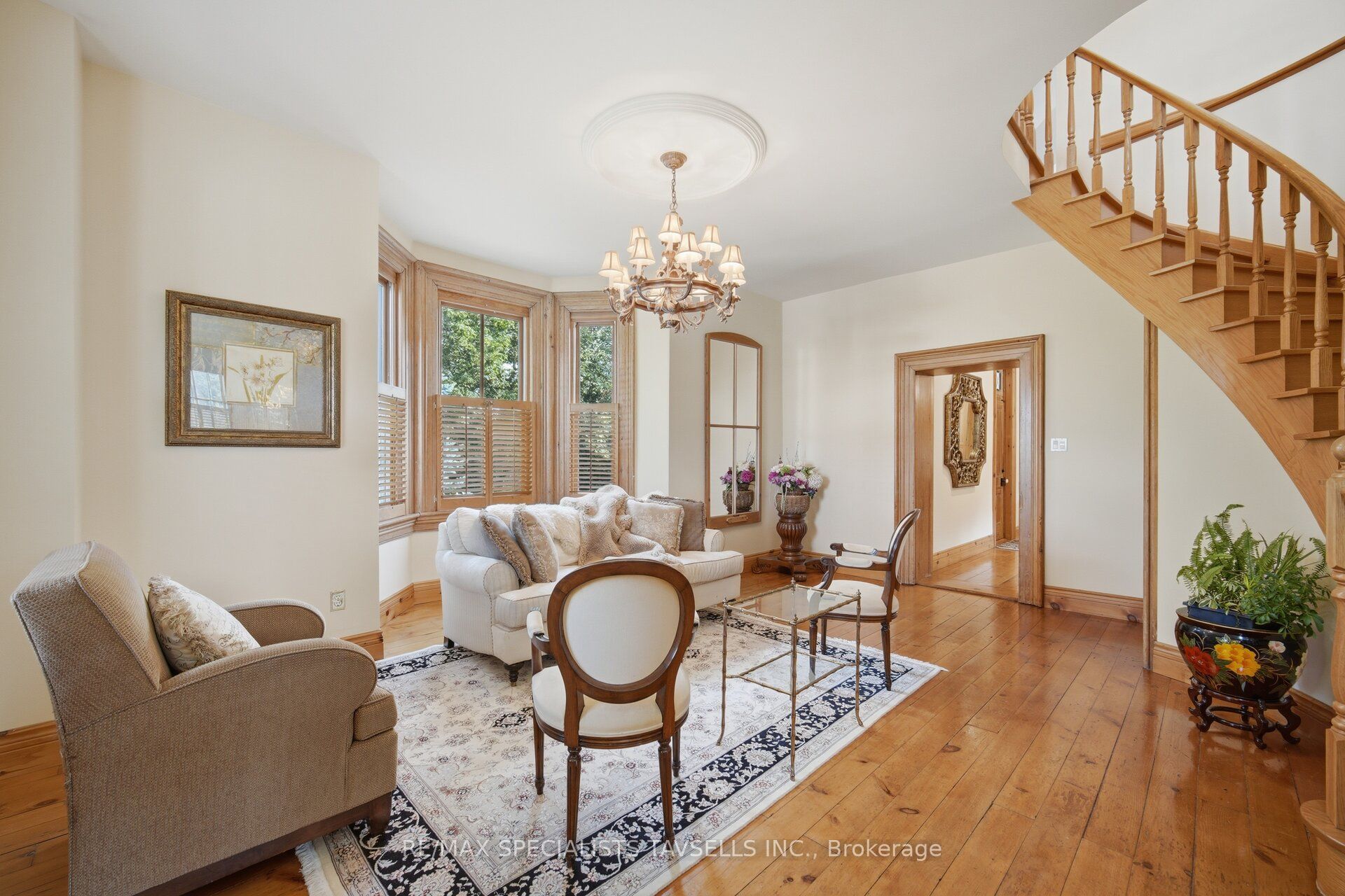 82 Cobblestone Court Property Photo 10