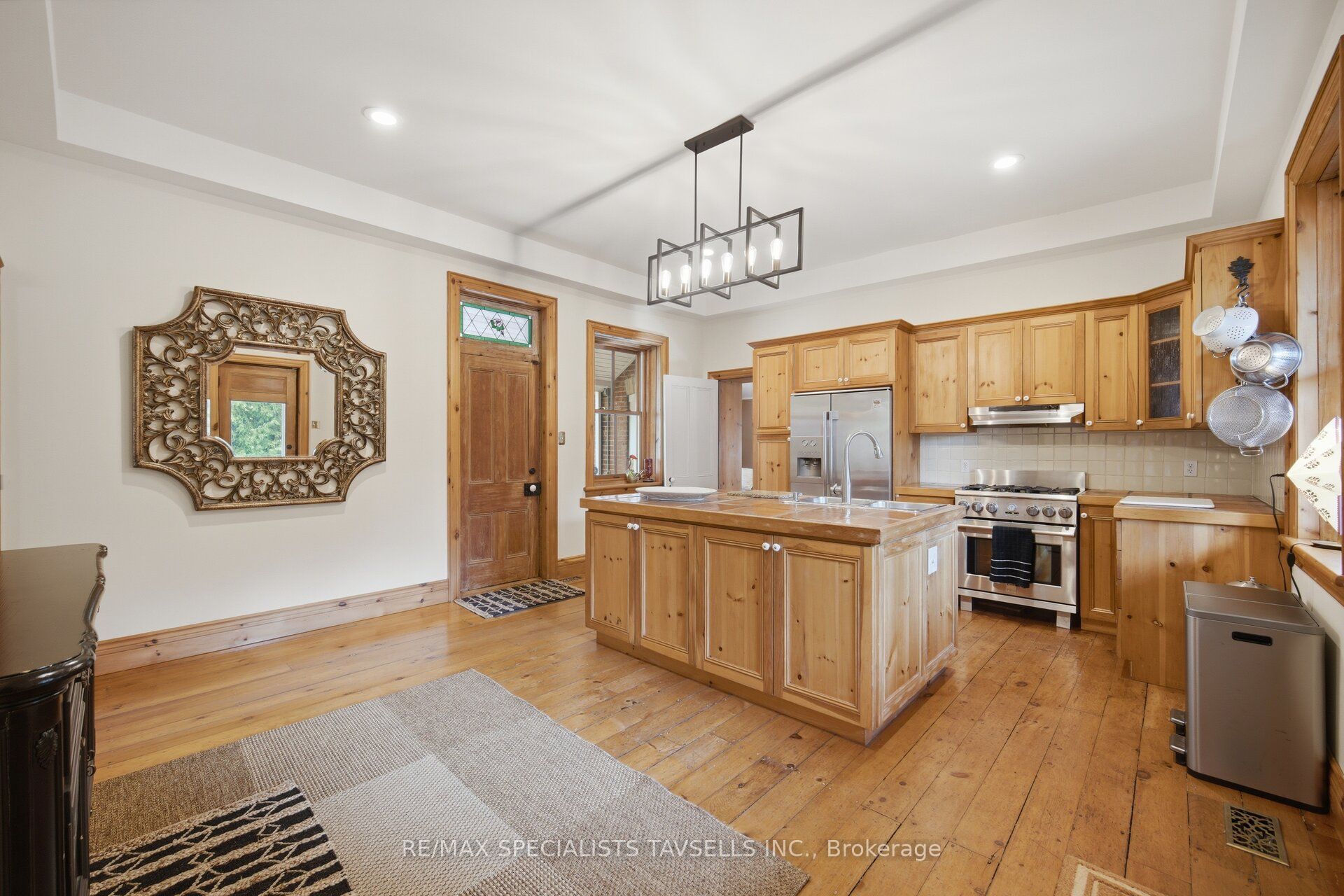 82 Cobblestone Court Property Photo 12