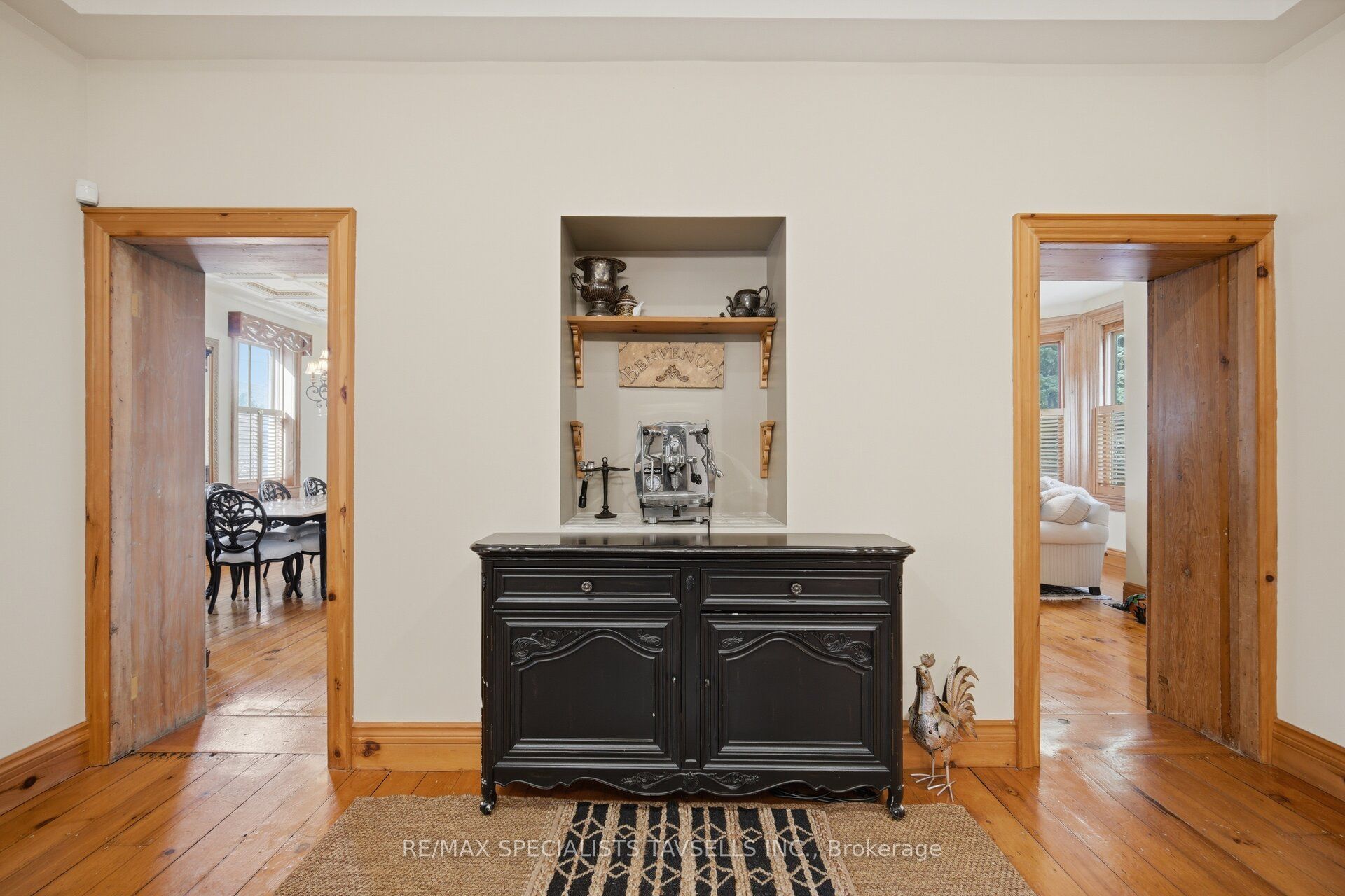 82 Cobblestone Court Property Photo 14