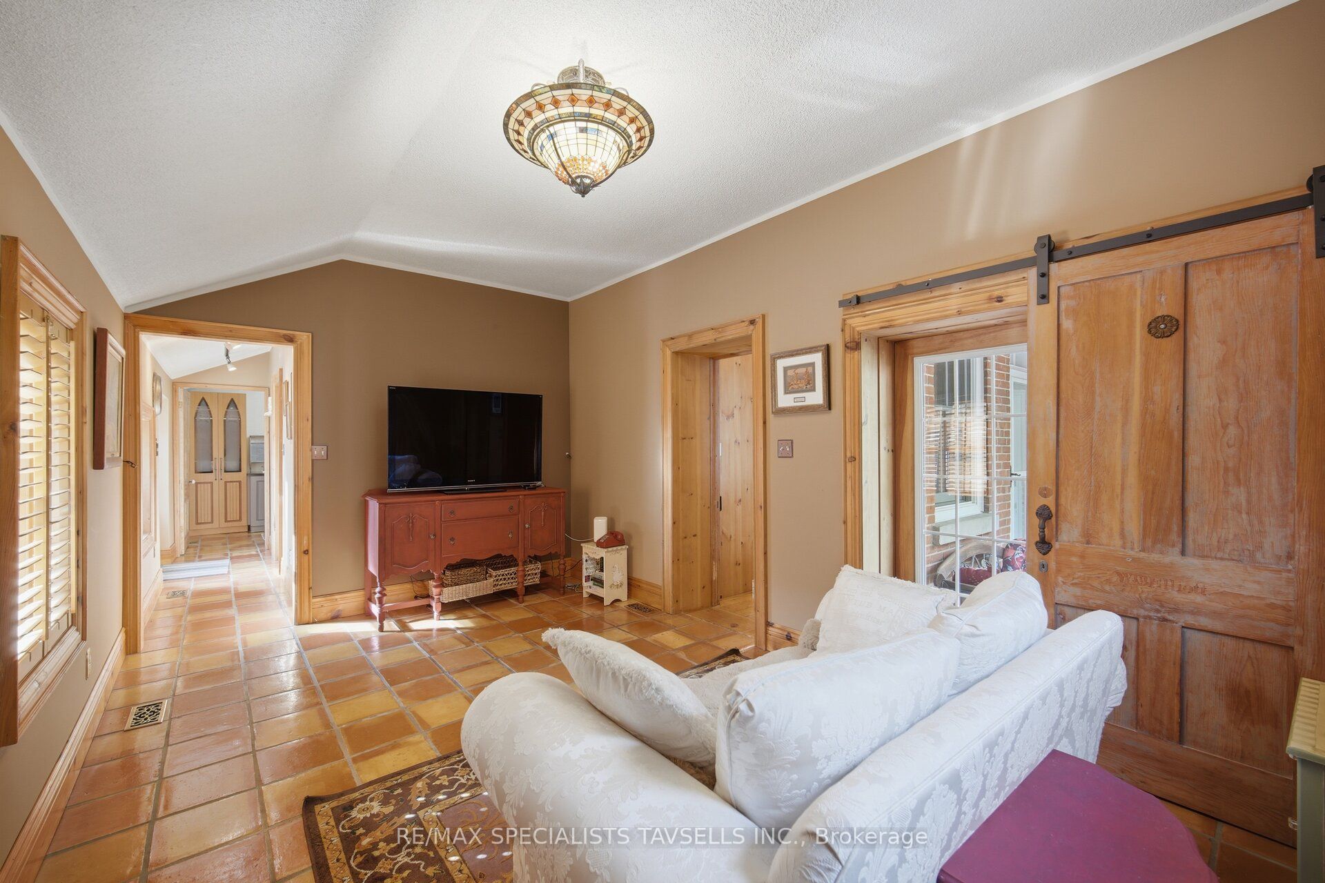 82 Cobblestone Court Property Photo 16