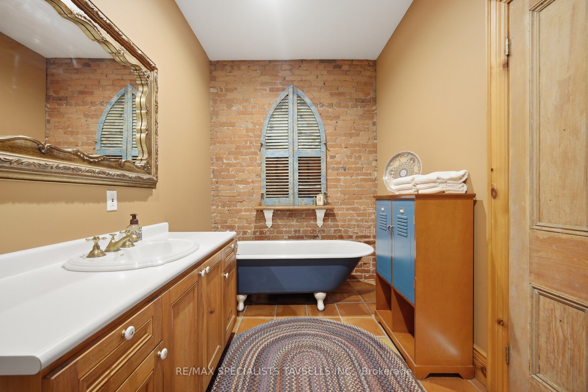 82 Cobblestone Court Property Photo 17