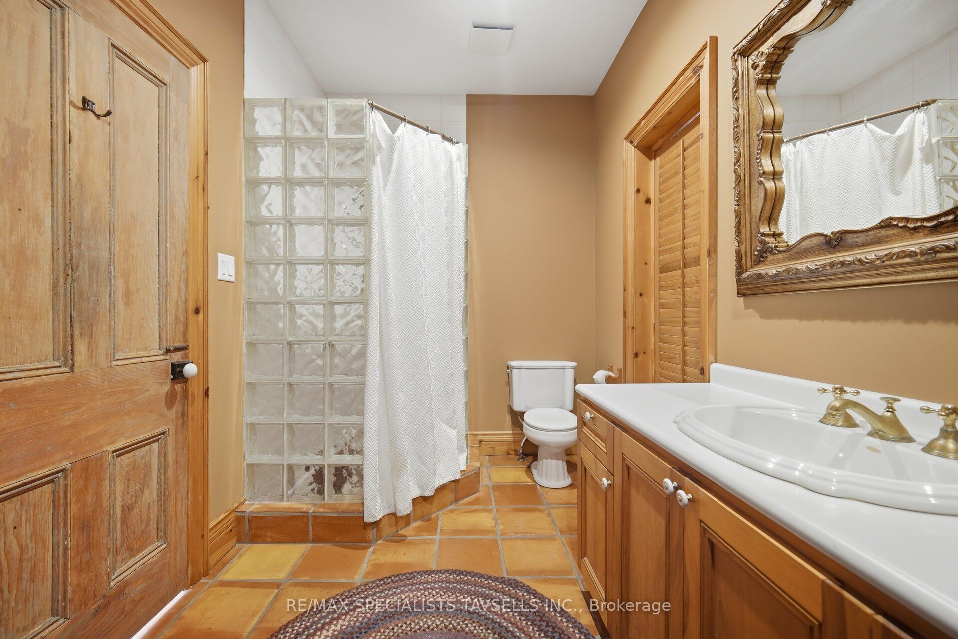 82 Cobblestone Court Property Photo 18