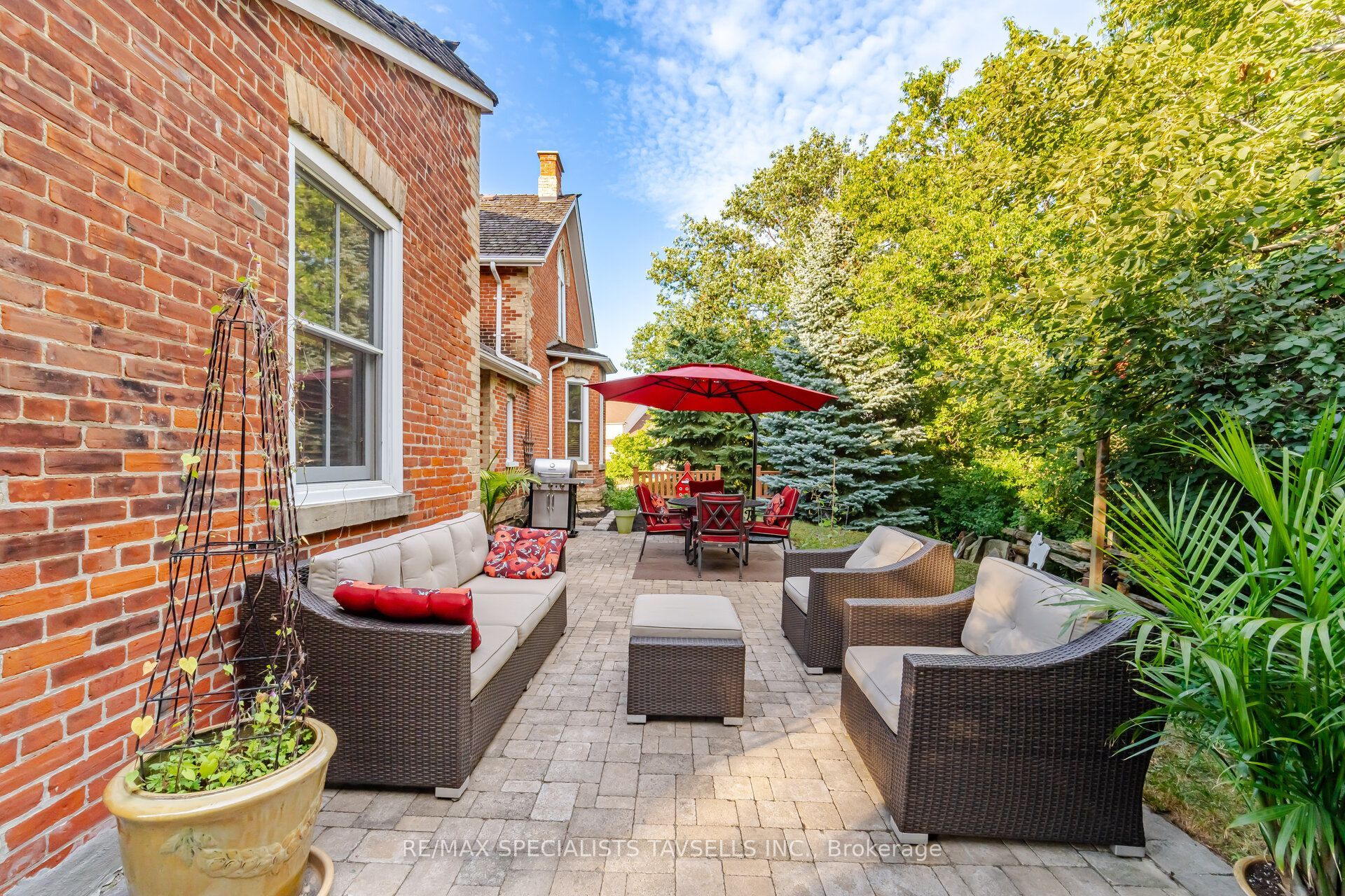 82 Cobblestone Court Property Photo 32