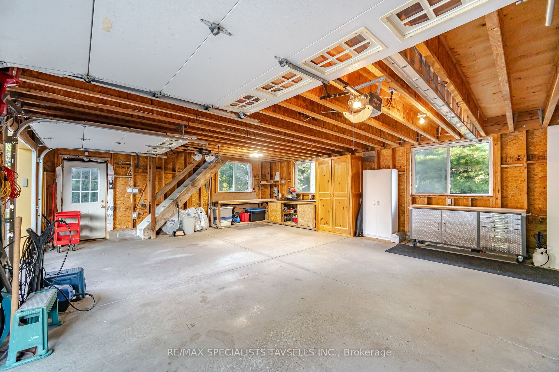 82 Cobblestone Court Property Photo 37
