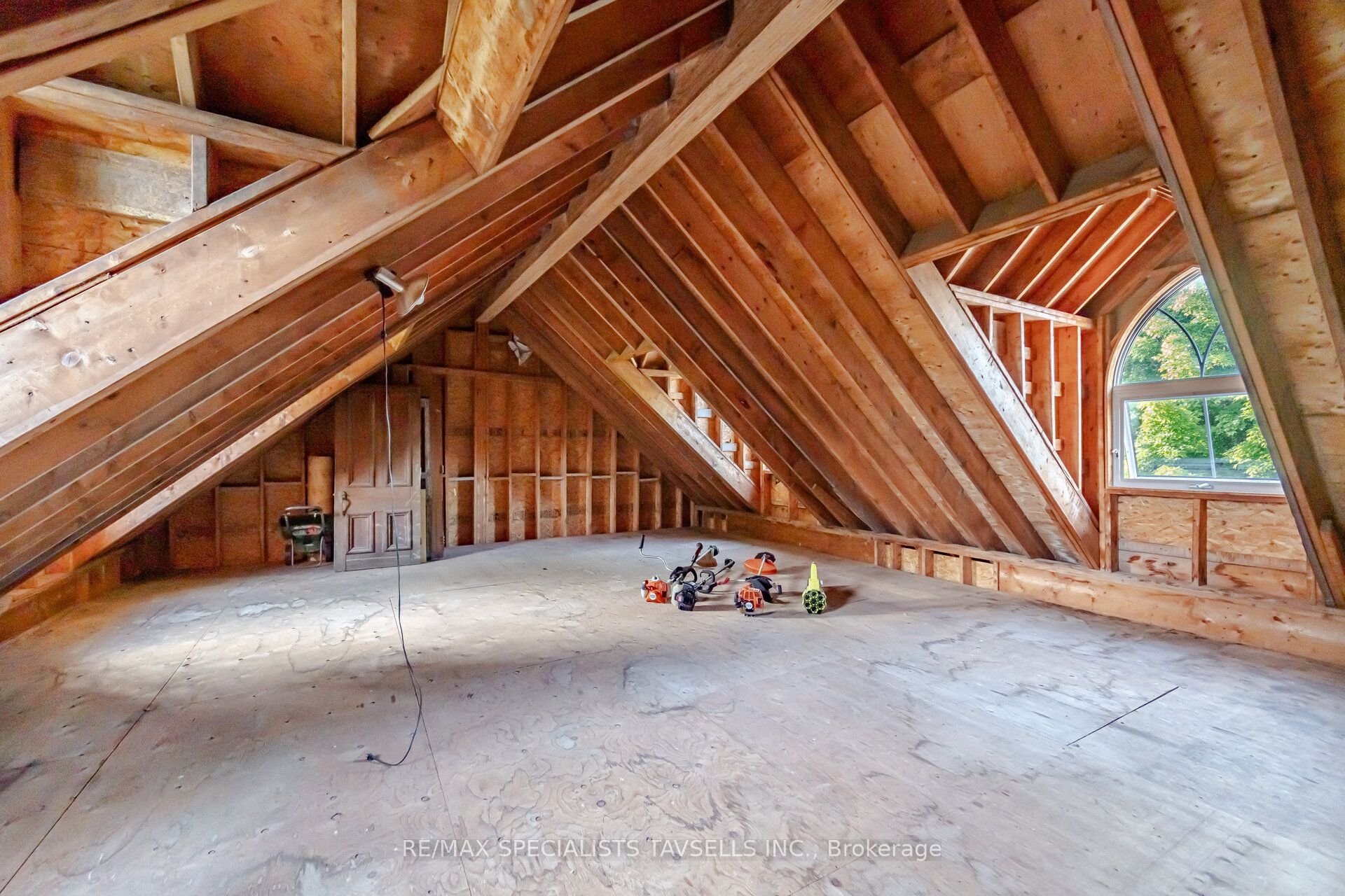 82 Cobblestone Court Property Photo 40