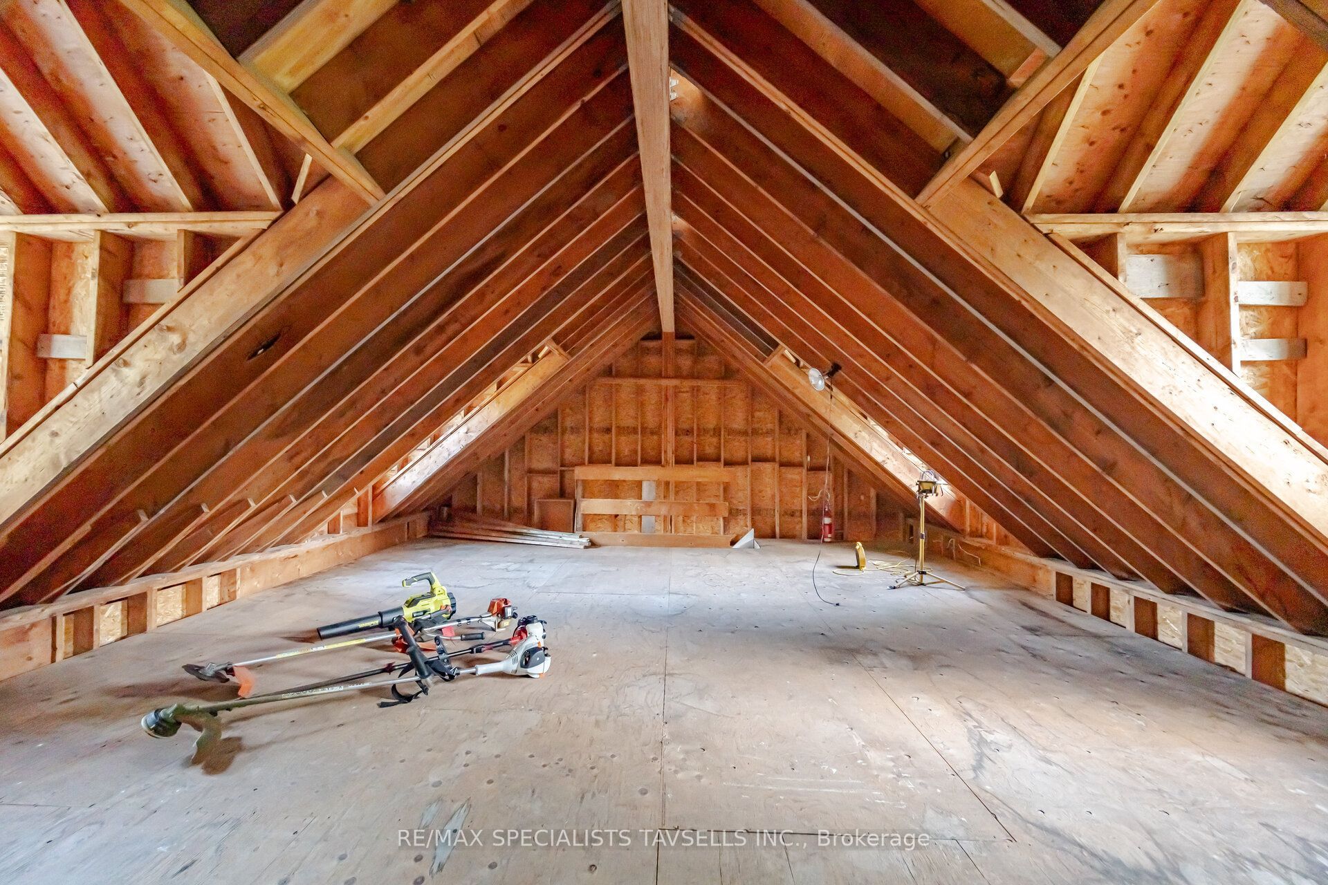 82 Cobblestone Court Property Photo 41