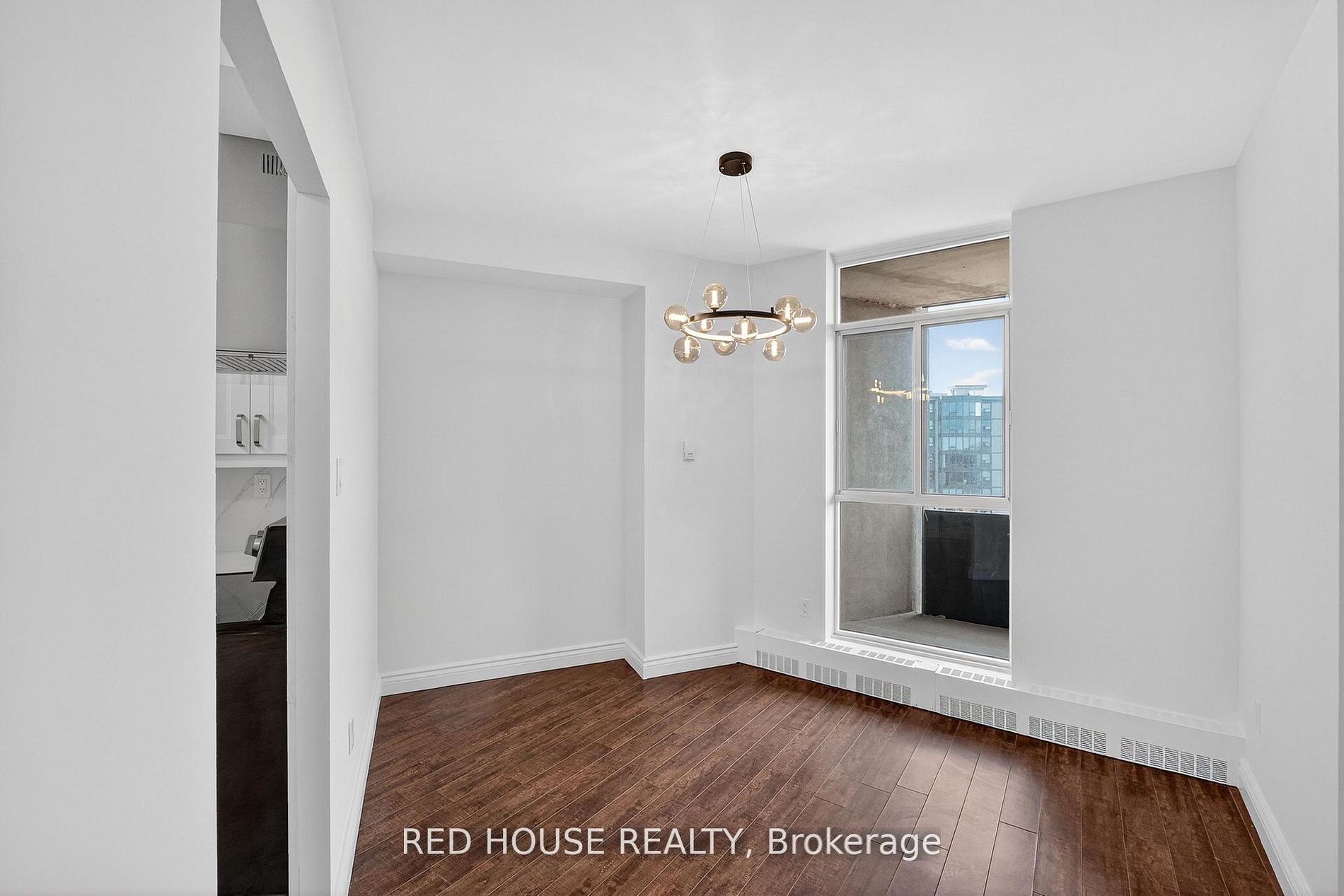5250 Lakeshore Road 809 Property Photo 11