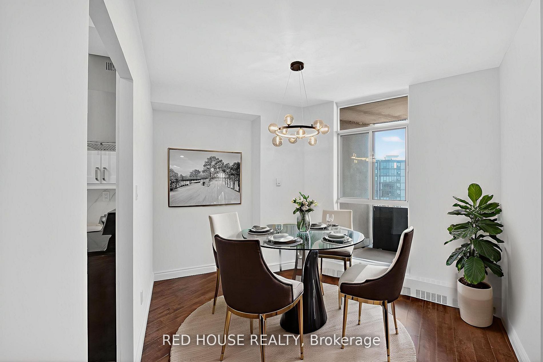 5250 Lakeshore Road 809 Property Photo 12