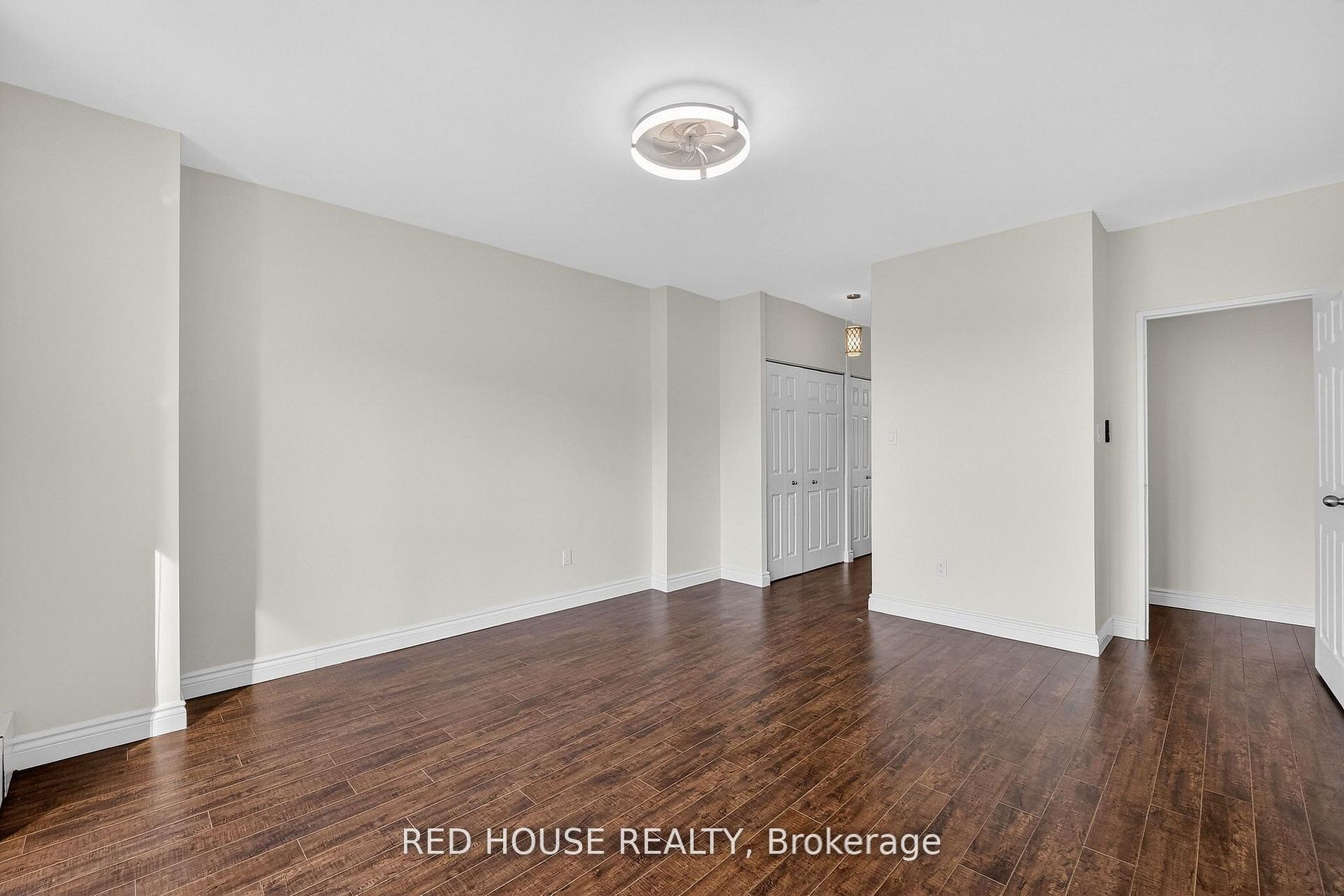 5250 Lakeshore Road 809 Property Photo 22