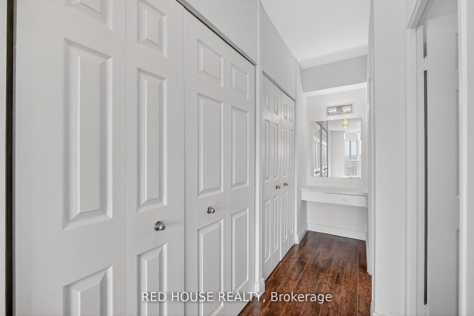 5250 Lakeshore Road 809 Property Photo 26