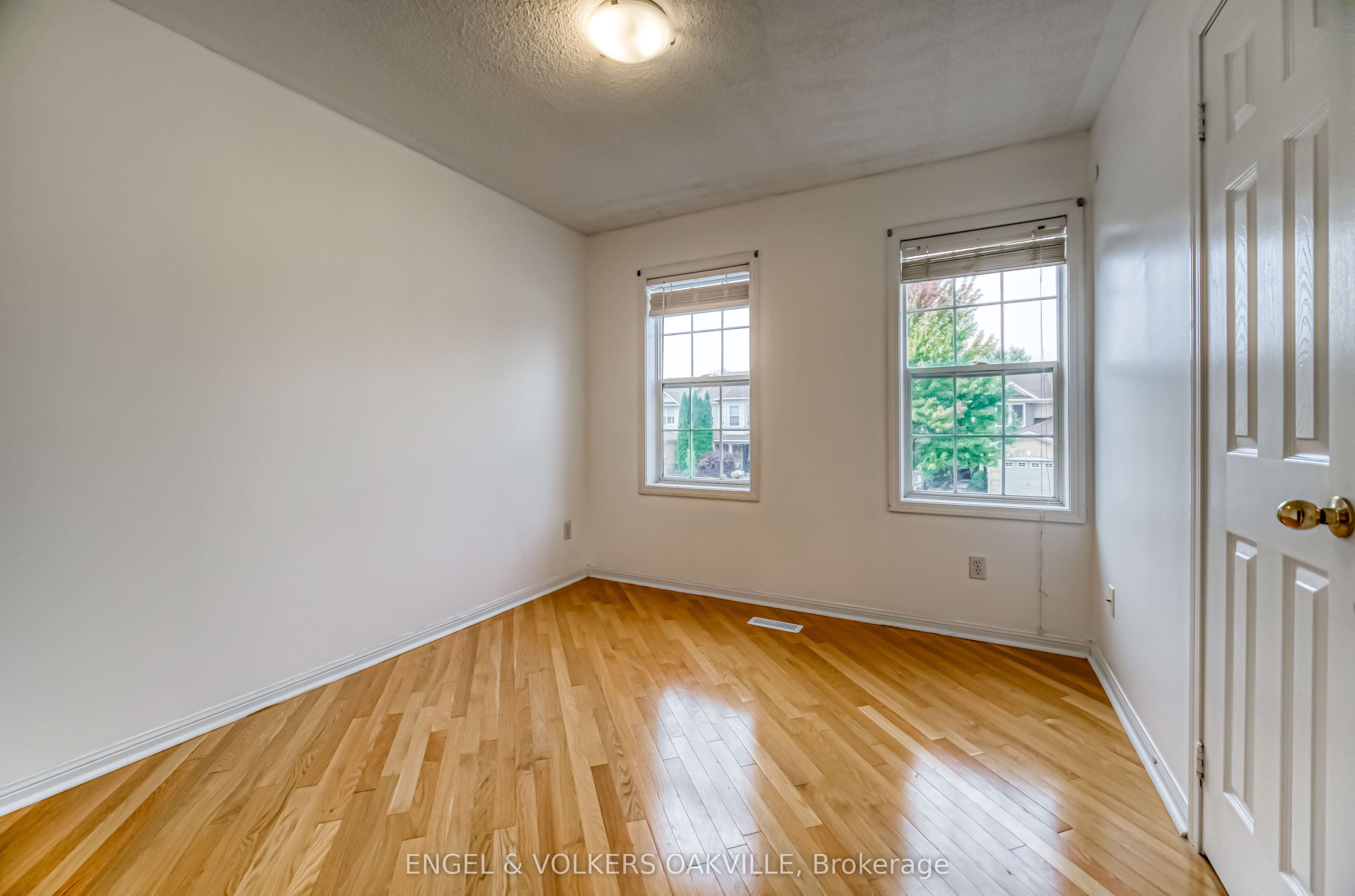 1121 Barclay Circle Property Photo 11