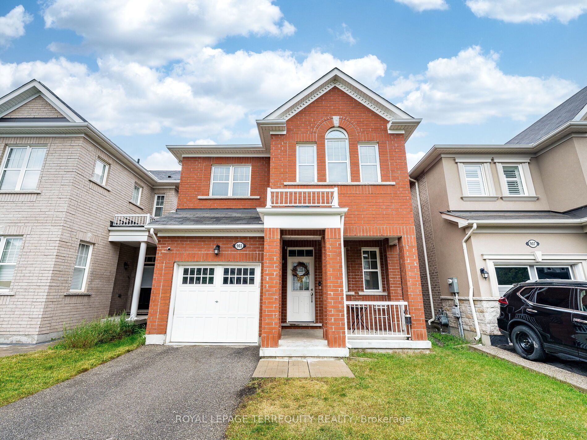 903 Penson Crescent Property Photo 1