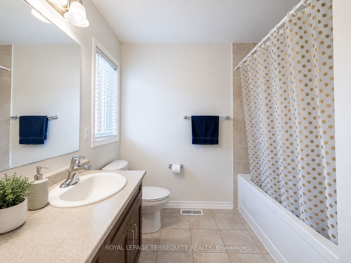 903 Penson Crescent Property Photo 12