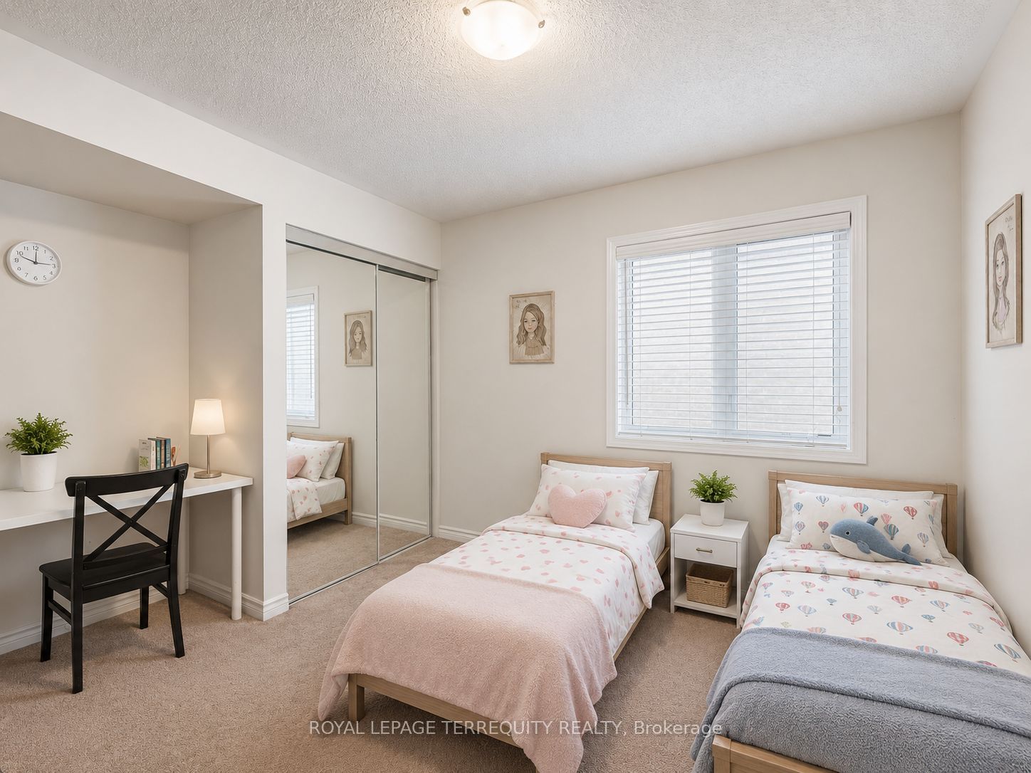 903 Penson Crescent Property Photo 13