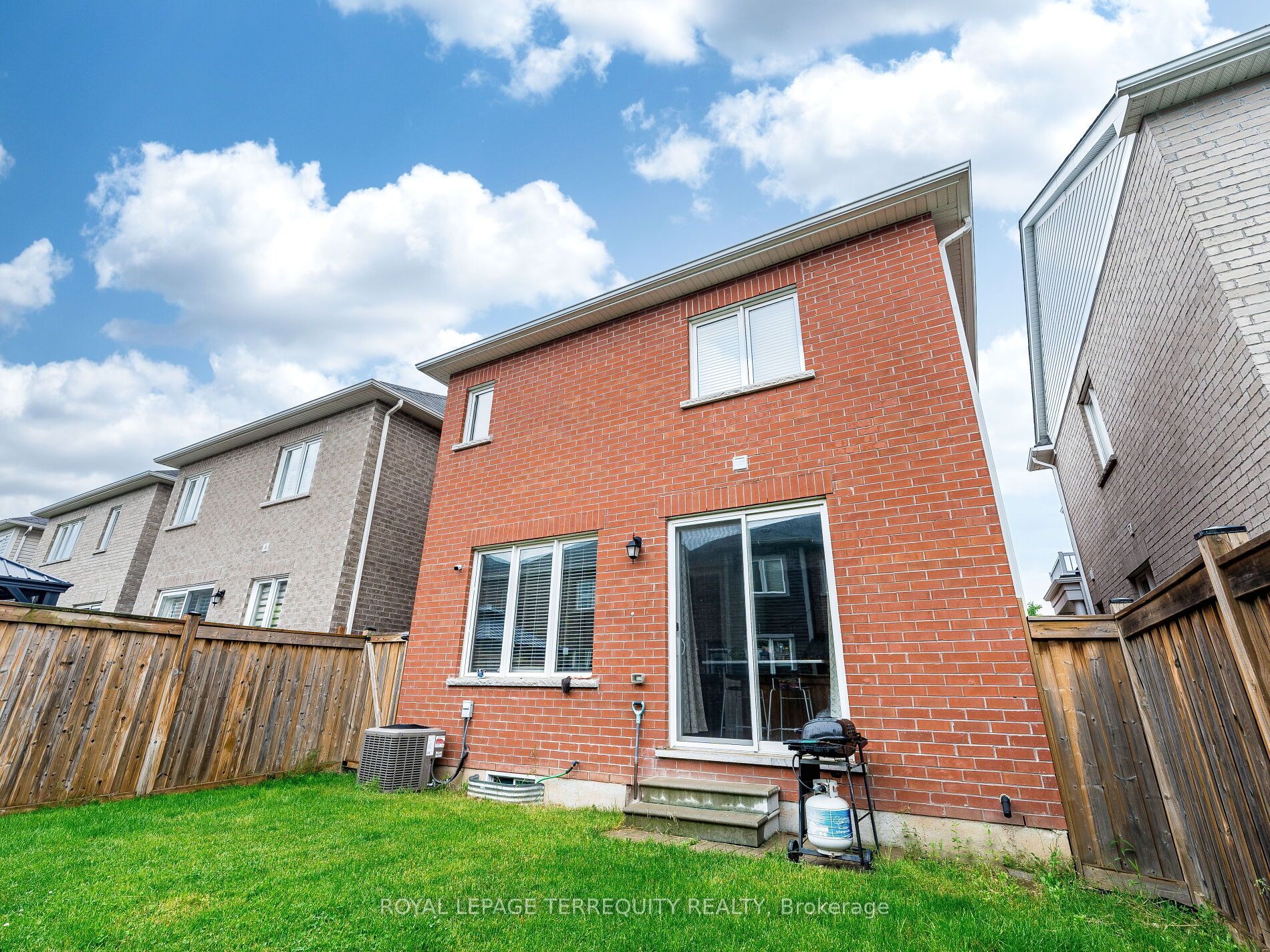 903 Penson Crescent Property Photo 19