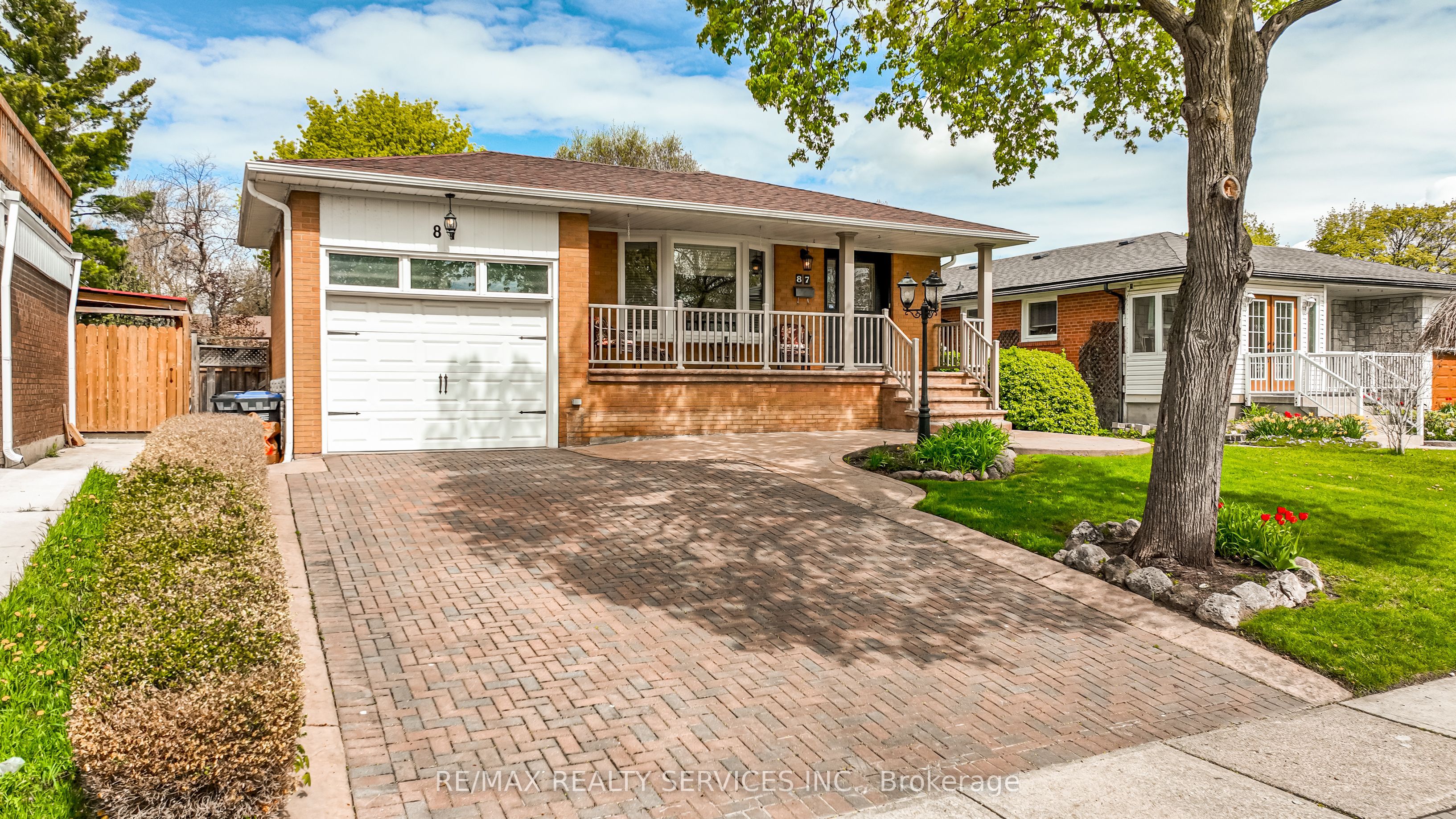 87 Ambleside Drive Property Photo 1