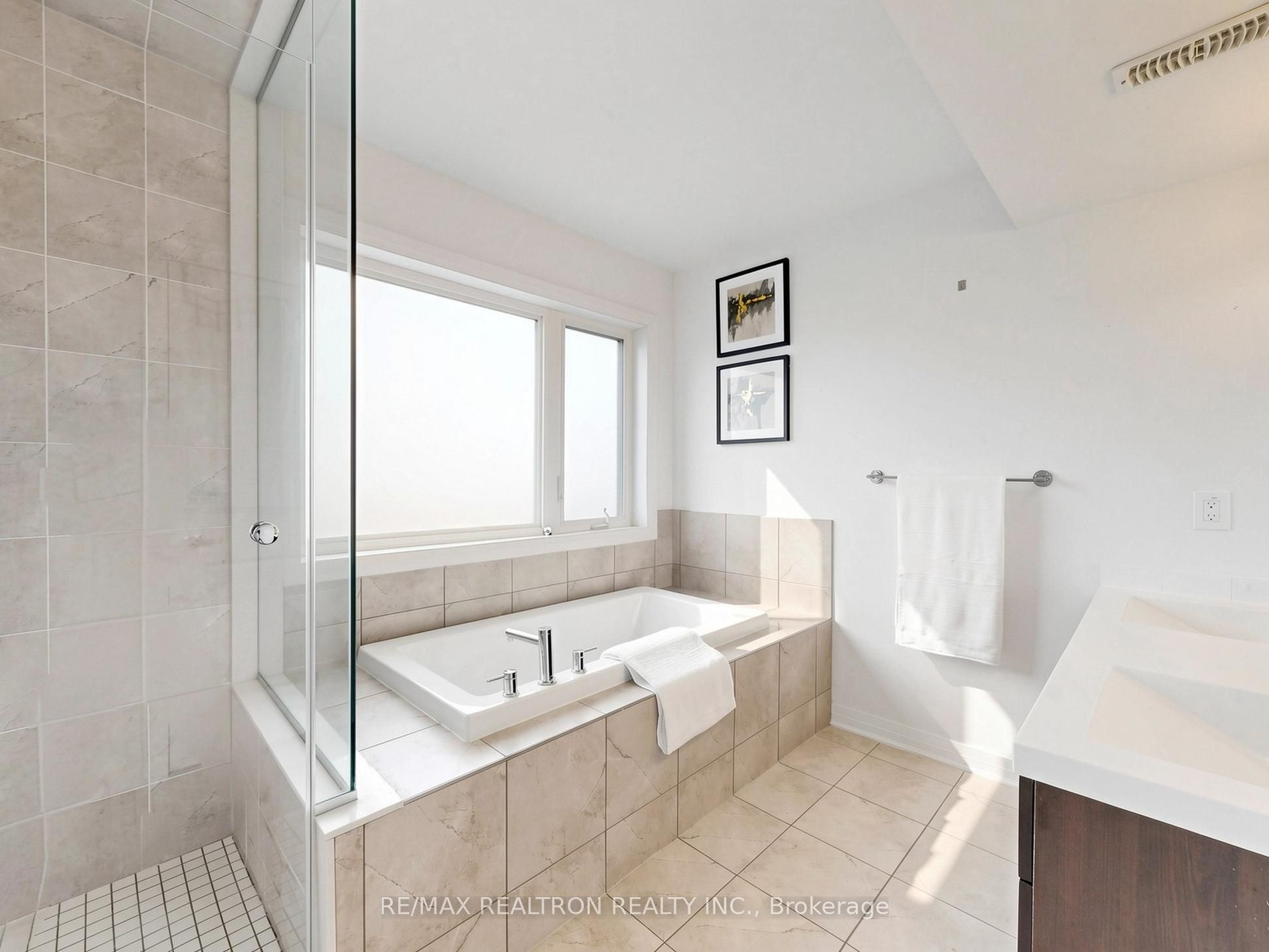 65 Thomas Mullholand Drive 6 Property Photo 28
