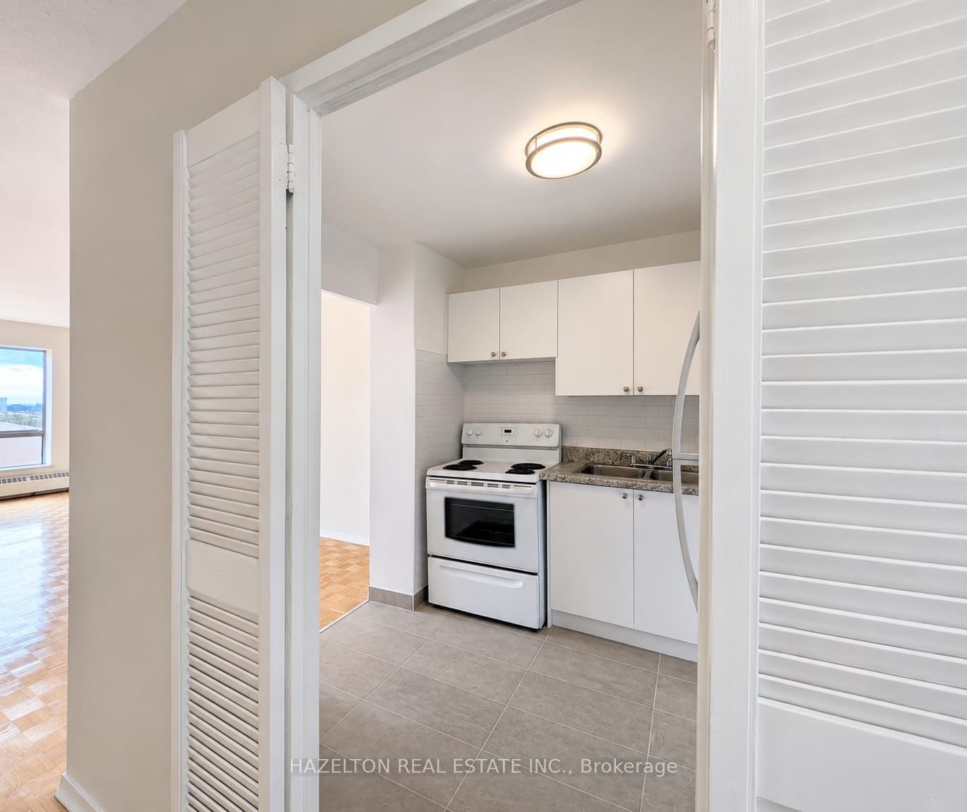 1665 Bloor Street E 1002 Property Photo 3