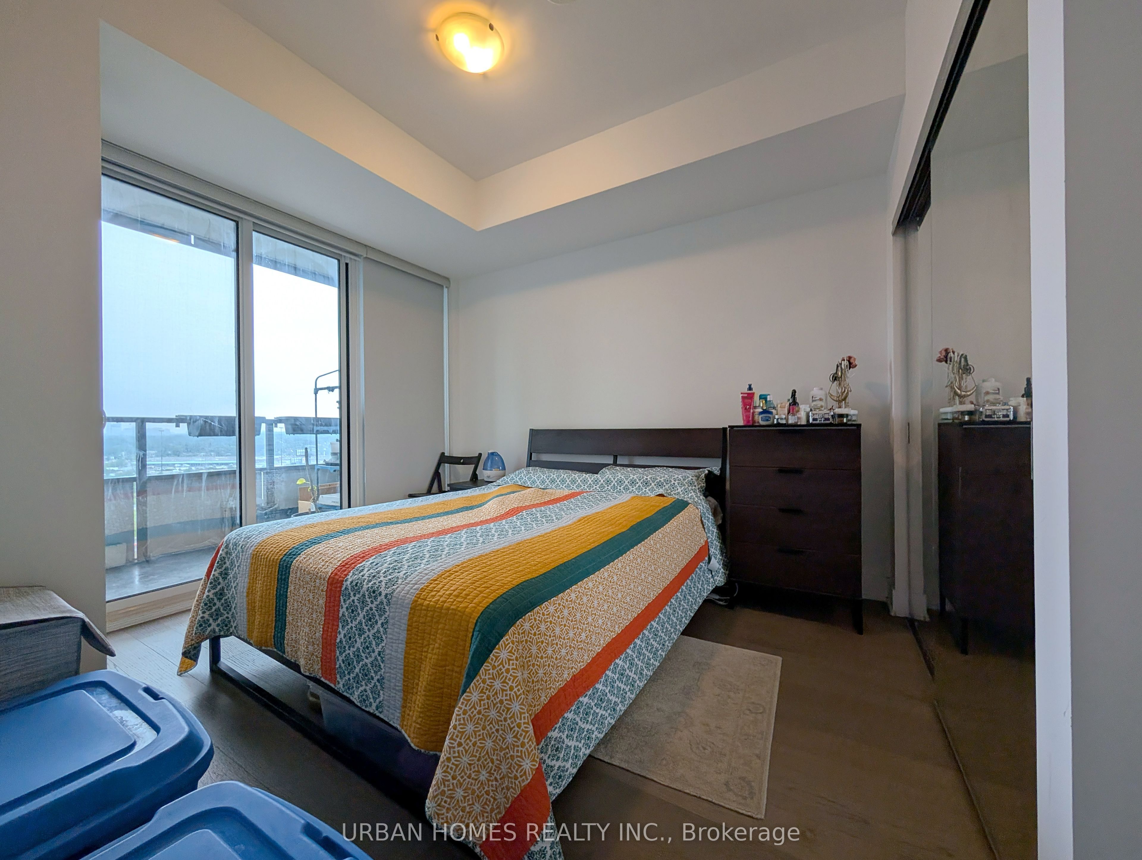 30 Shore Breeze Drive 1512 Property Photo 10