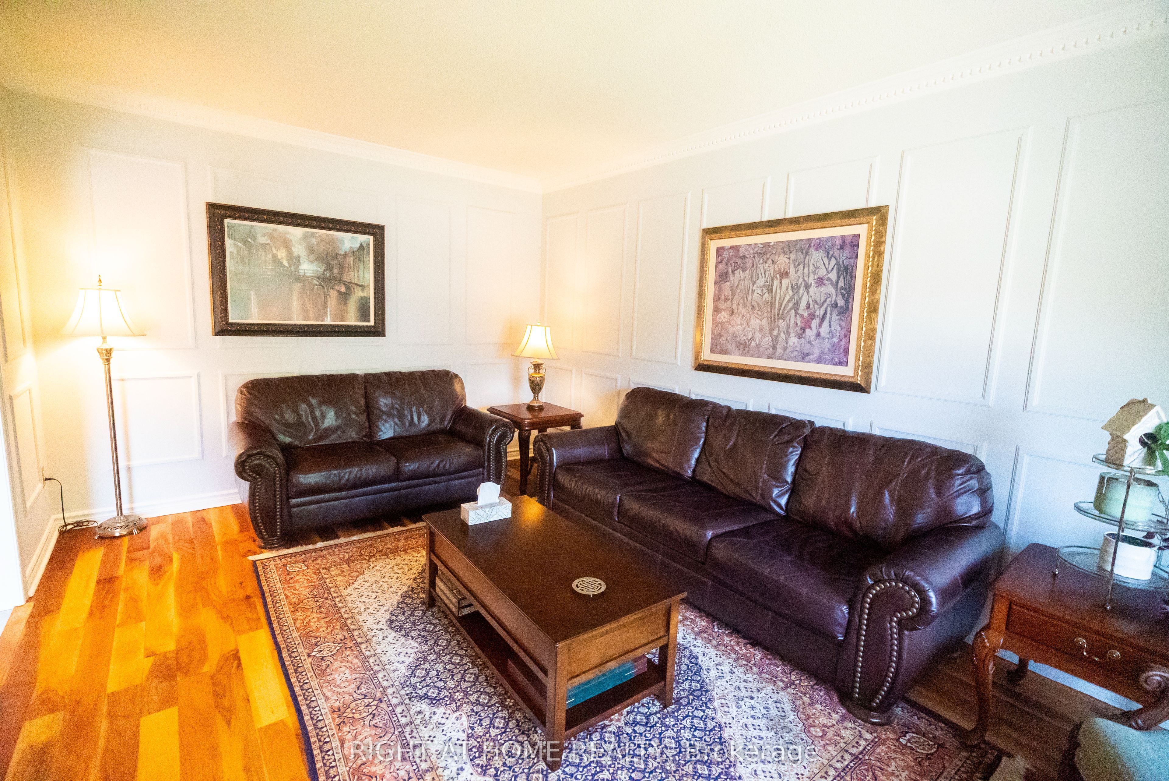 2427 Erin Centre Boulevard Property Photo 4