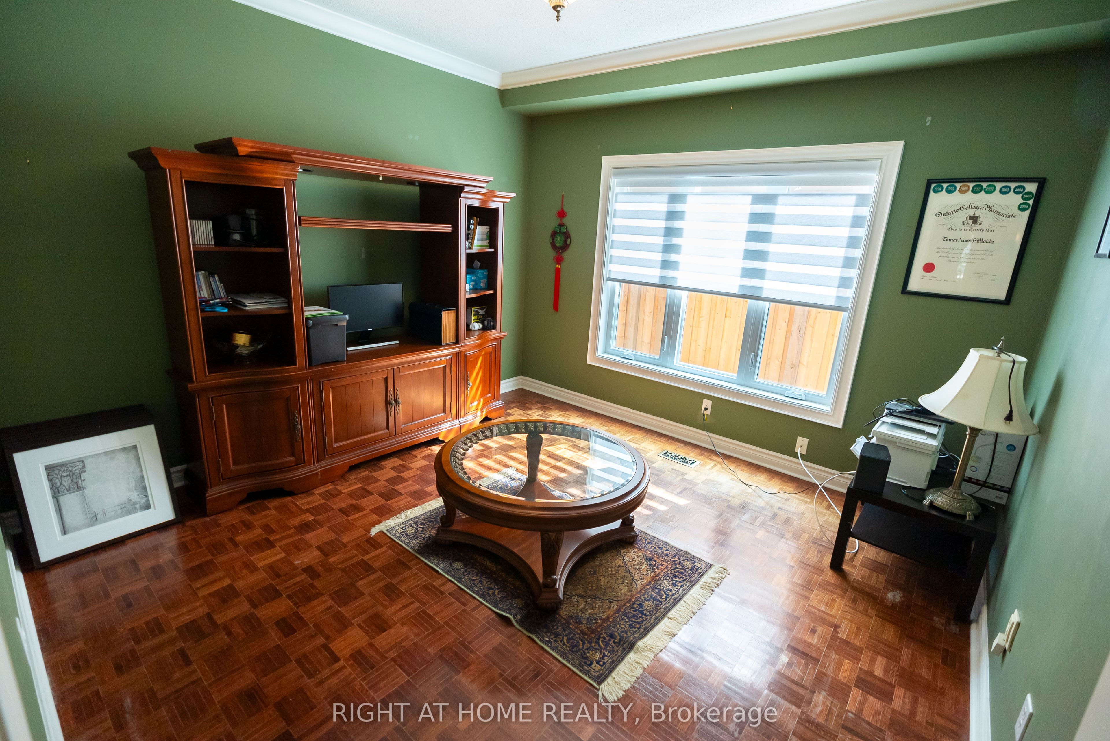 2427 Erin Centre Boulevard Property Photo 9