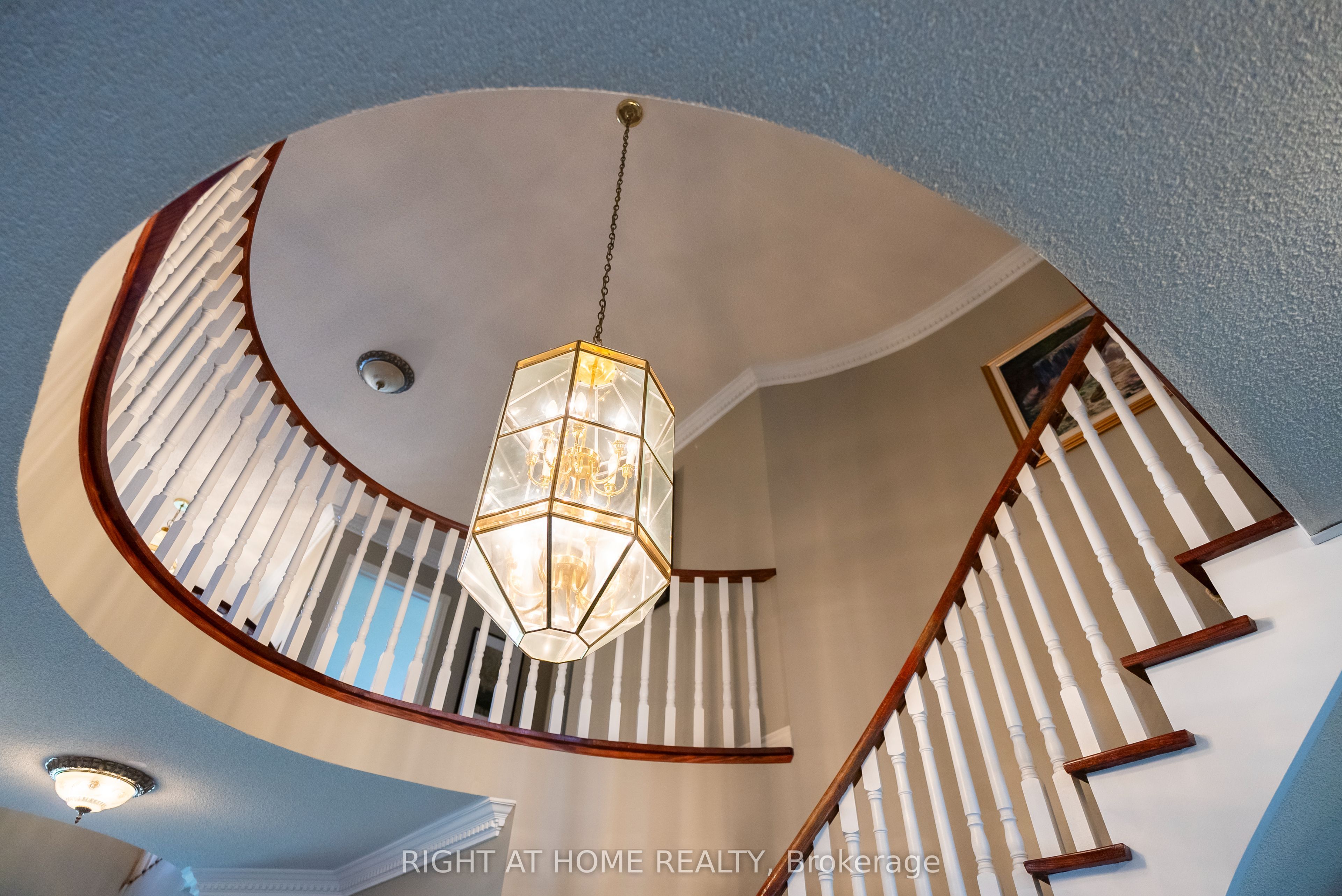 2427 Erin Centre Boulevard Property Photo 12