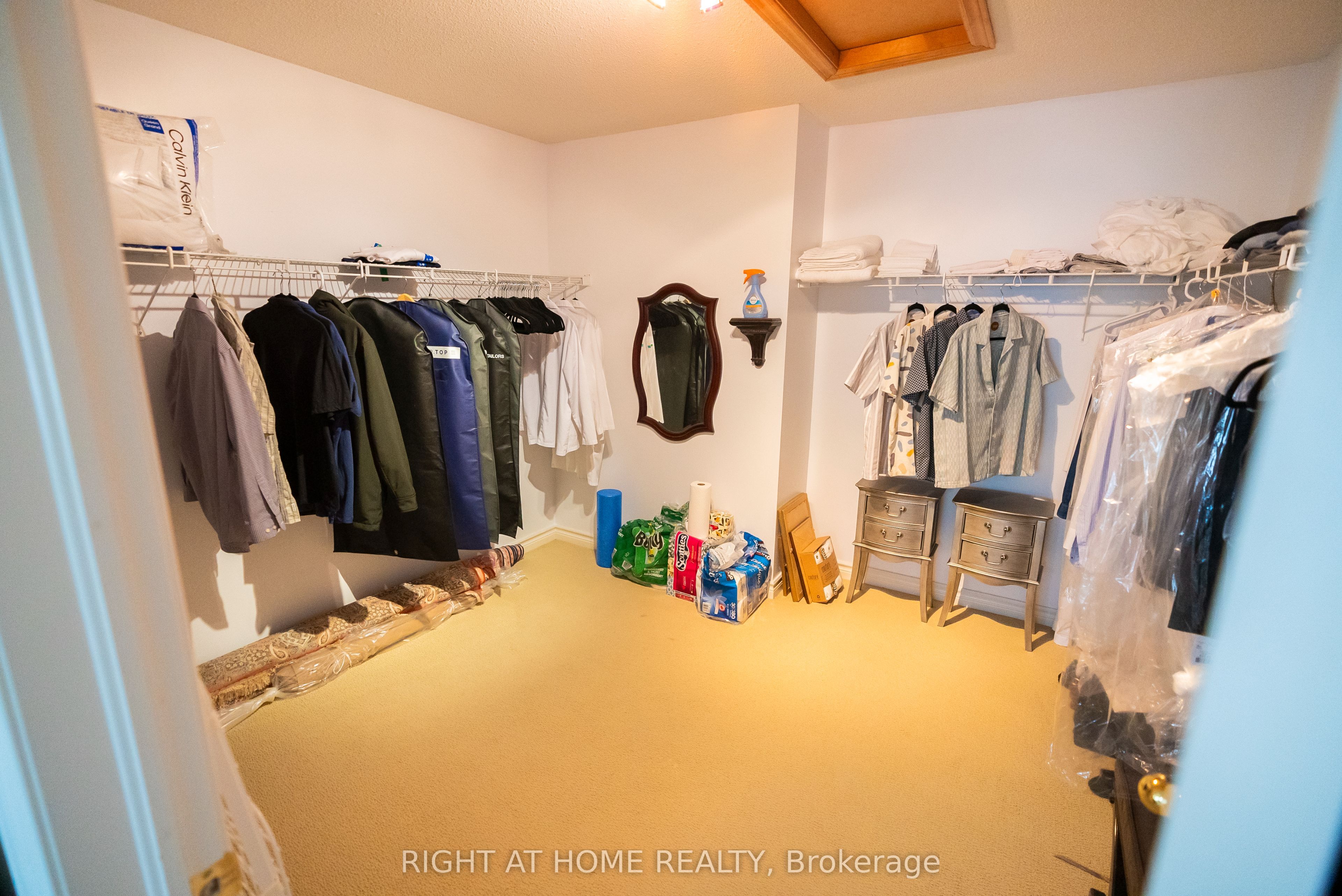 2427 Erin Centre Boulevard Property Photo 16