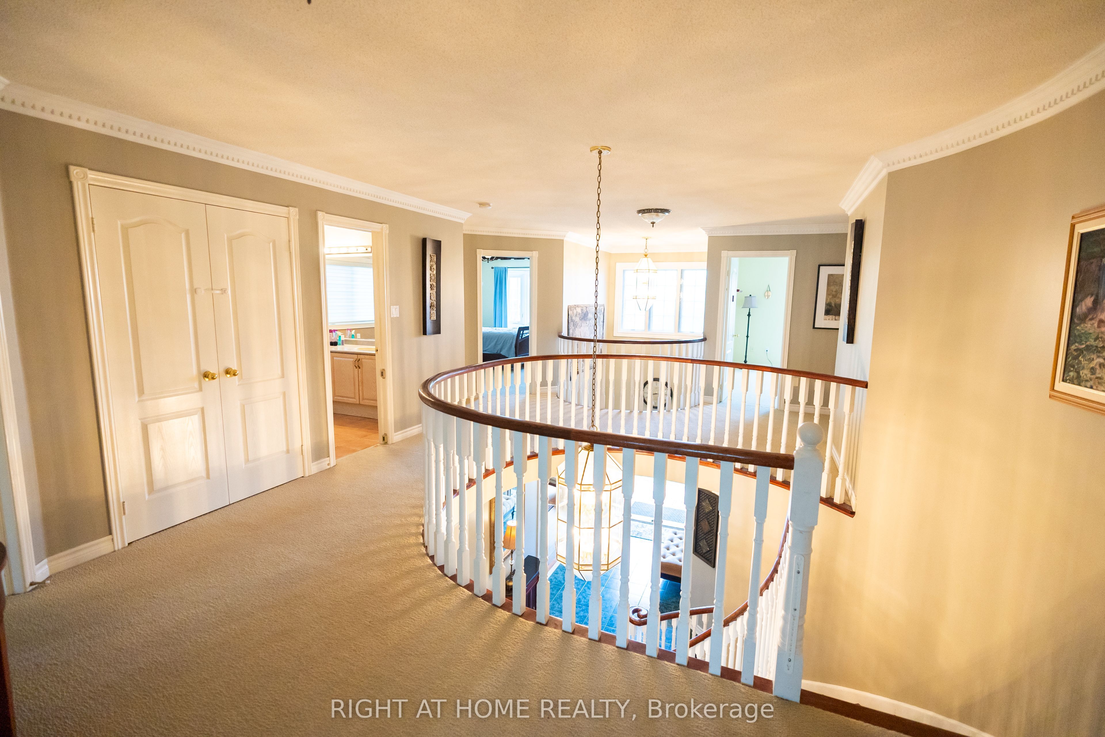 2427 Erin Centre Boulevard Property Photo 19