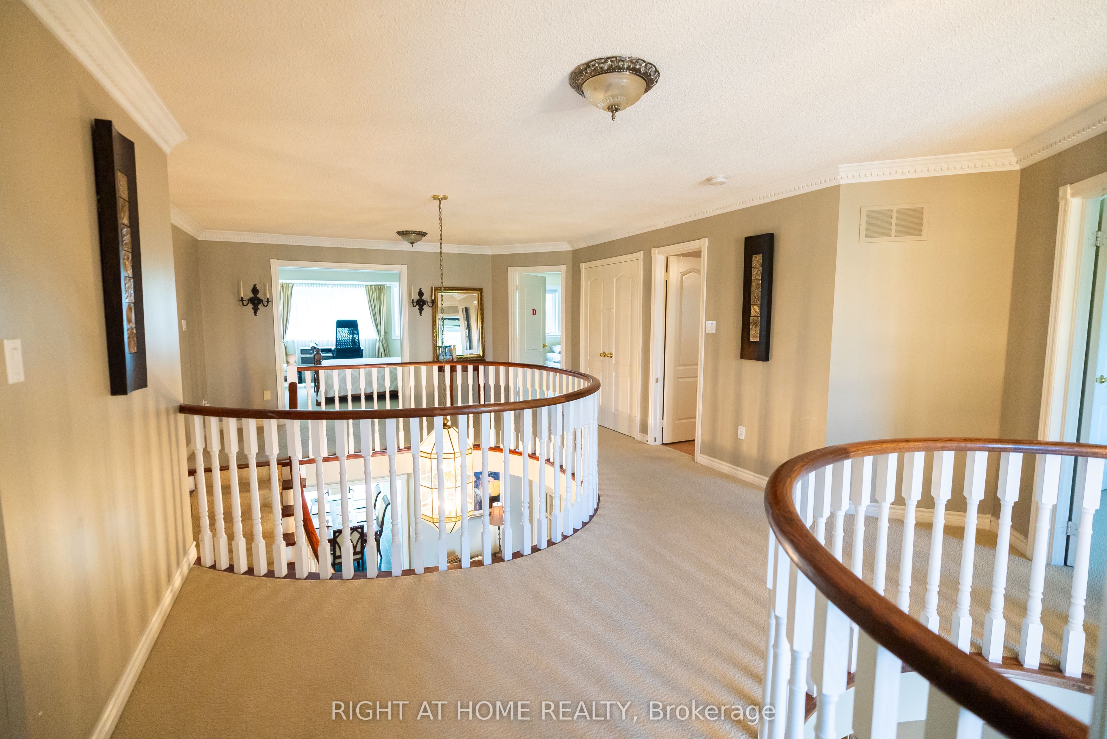 2427 Erin Centre Boulevard Property Photo 29