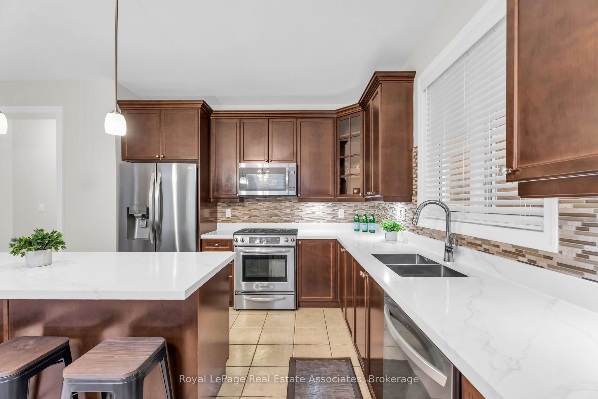 879 Etherington Way Property Photo 11