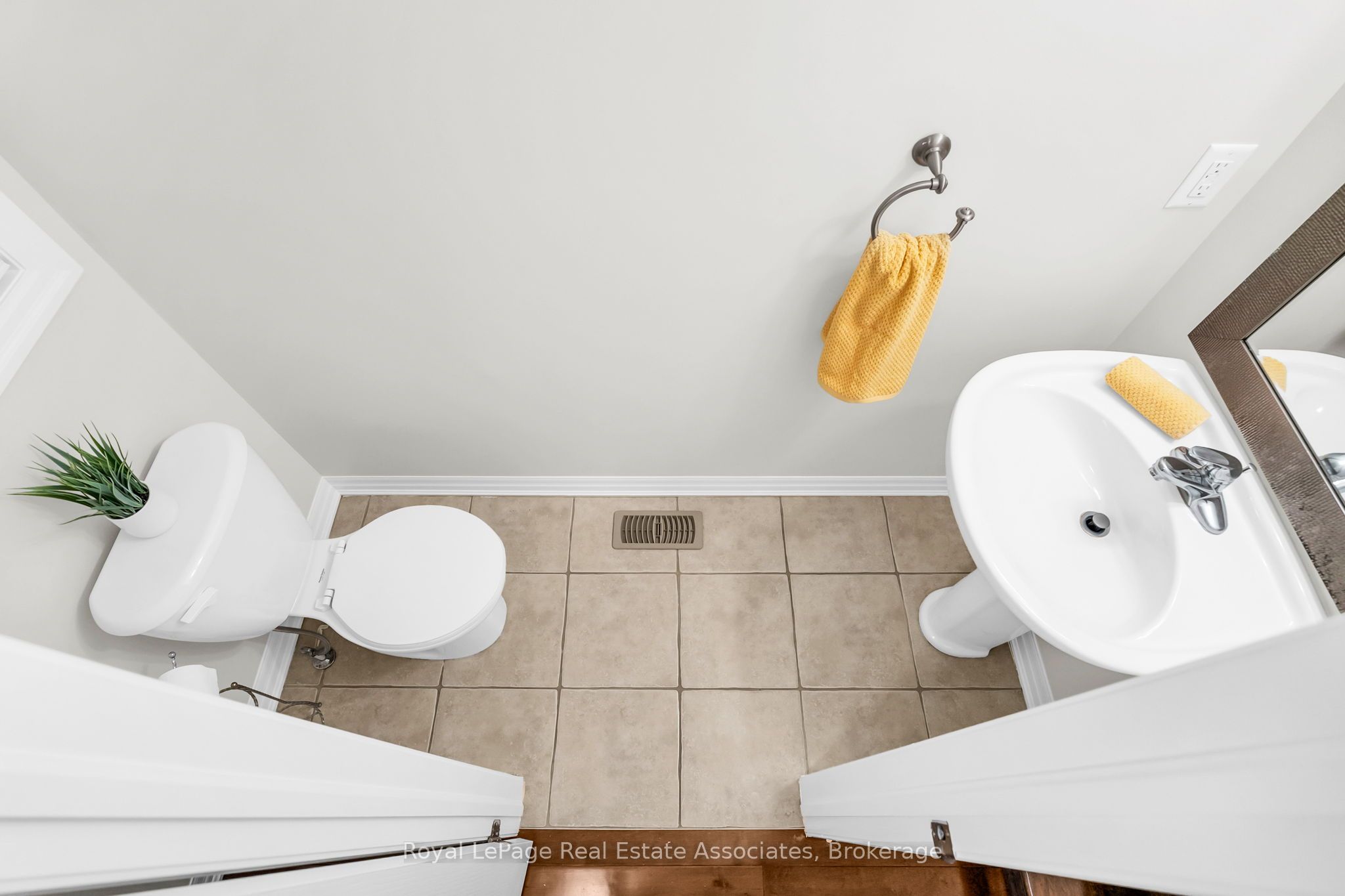 879 Etherington Way Property Photo 19