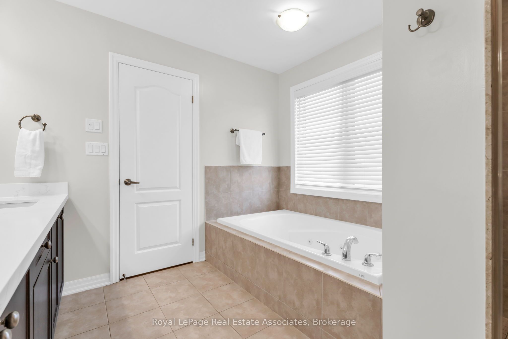 879 Etherington Way Property Photo 29
