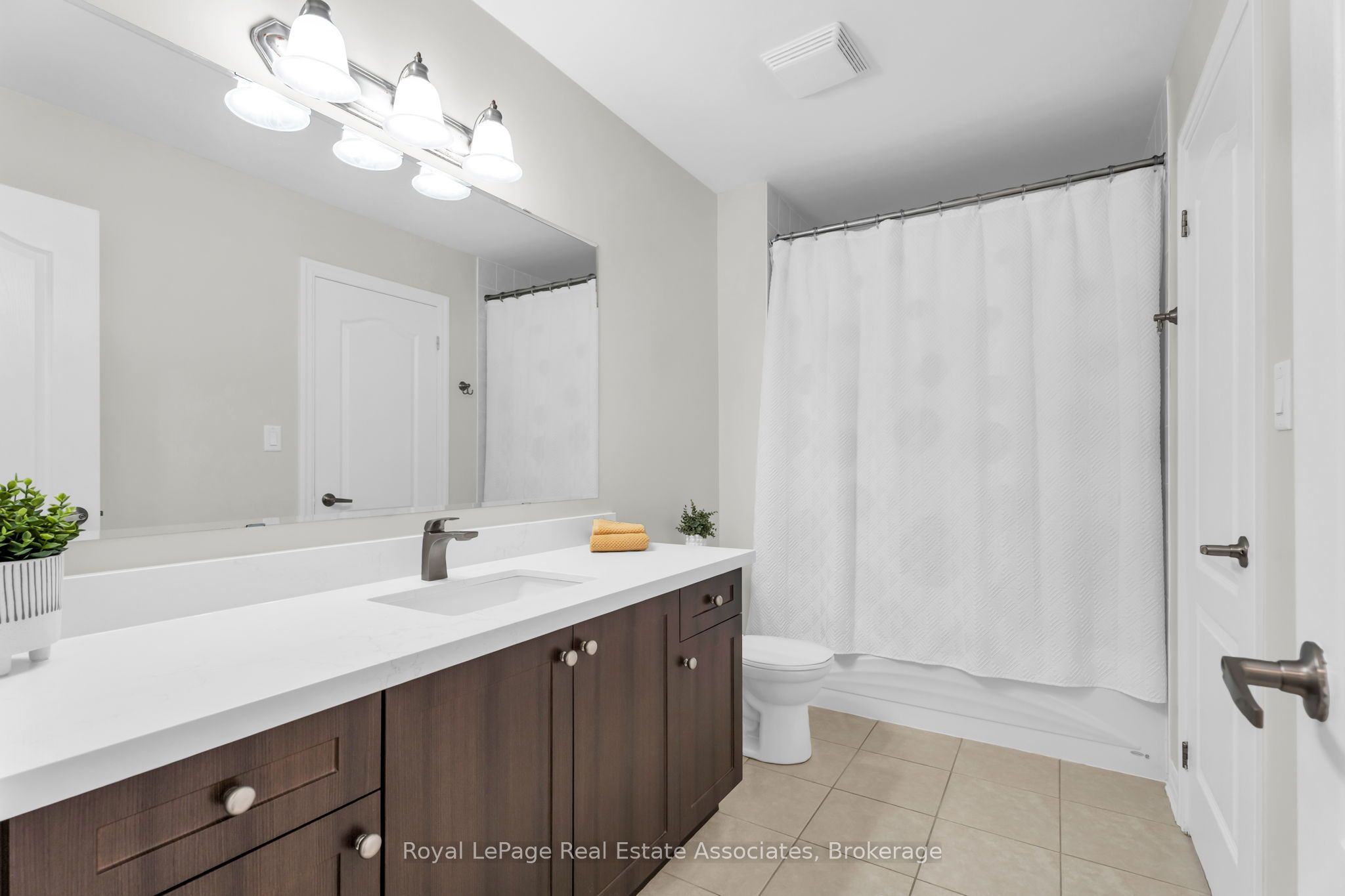 879 Etherington Way Property Photo 33
