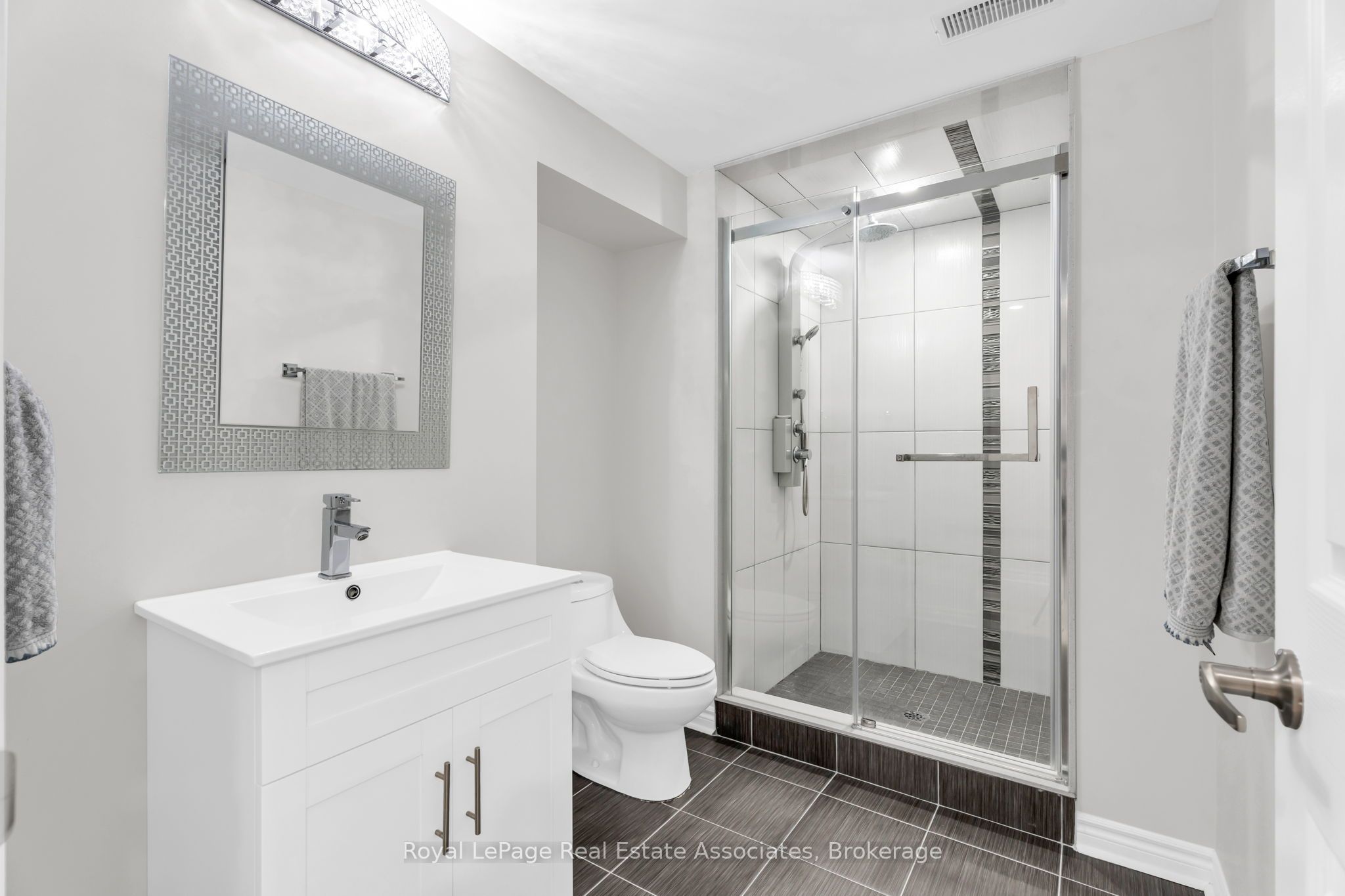 879 Etherington Way Property Photo 43